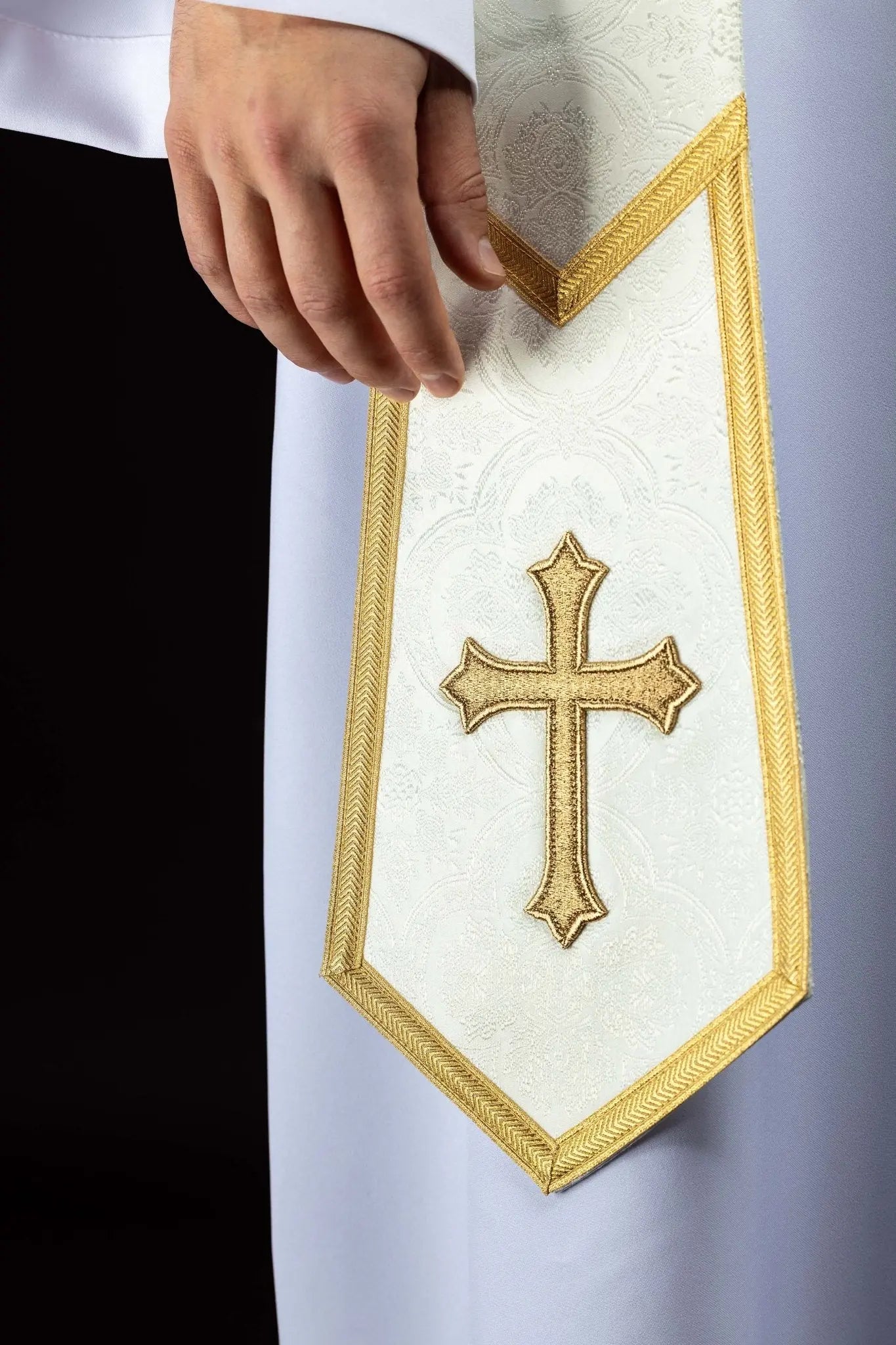 Étole jacquard écrue avec Croix brodée