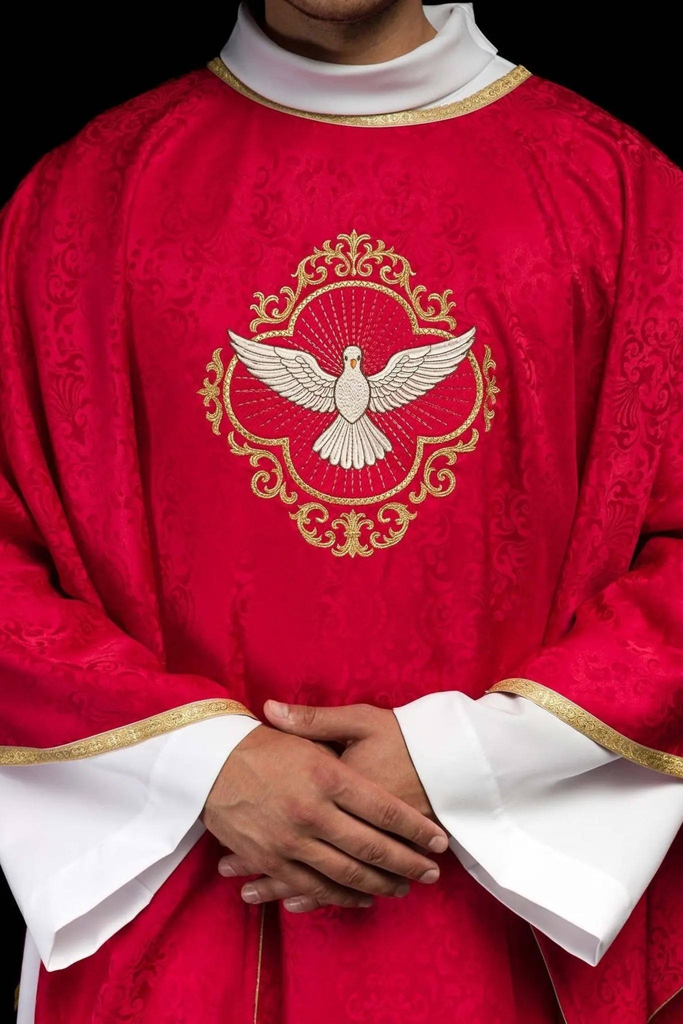 Chasuble liturgique brodée avec le Saint-Esprit sur tissu jacquard