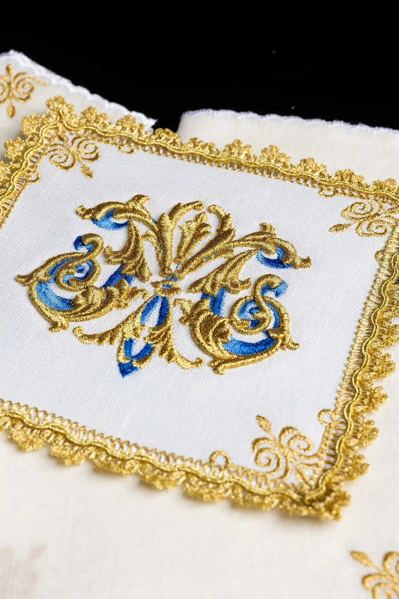 Linge de calice brodé Symbole marial doré LEN