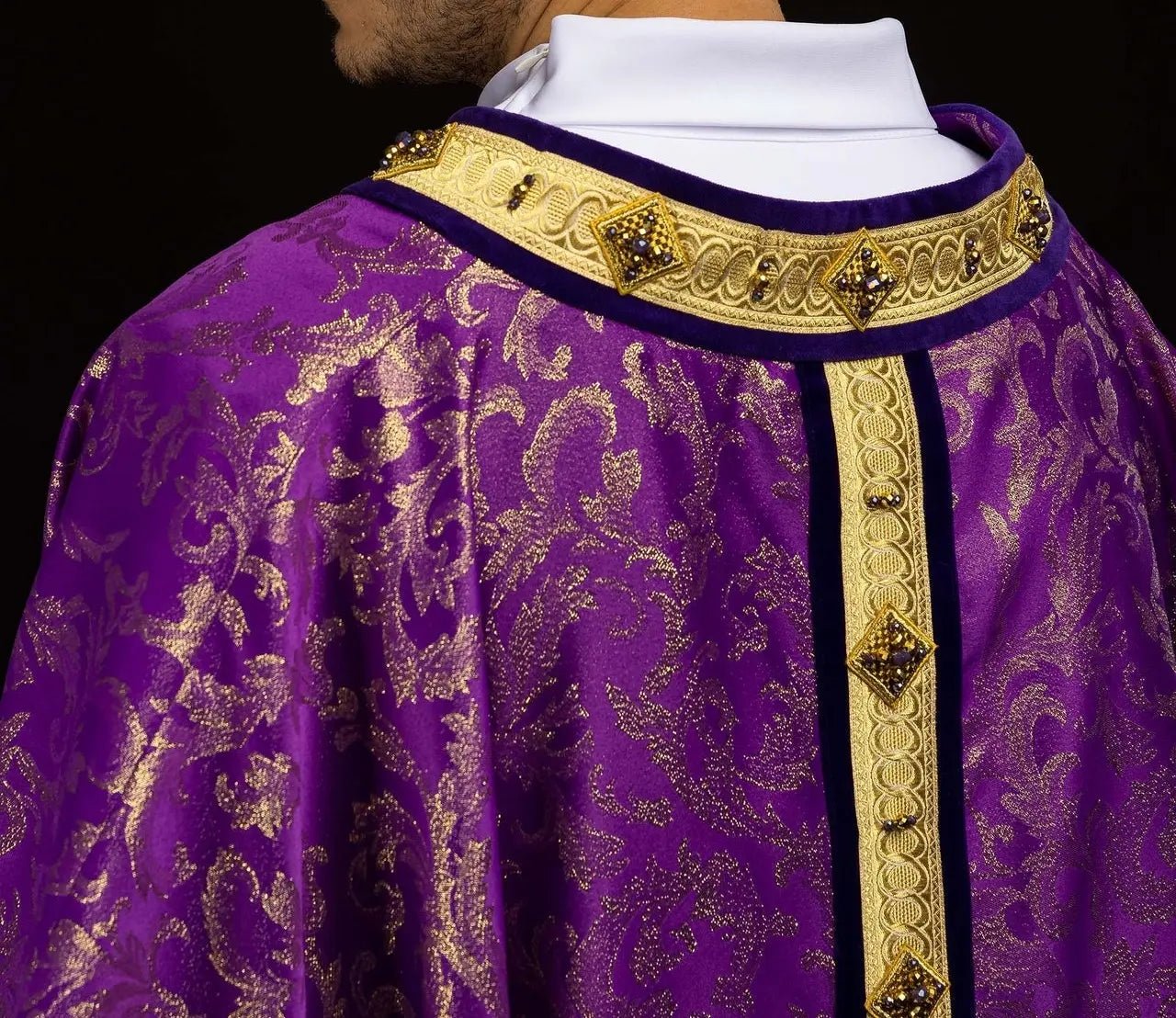 Chasuble avec pierres naturelles Fait main 7003