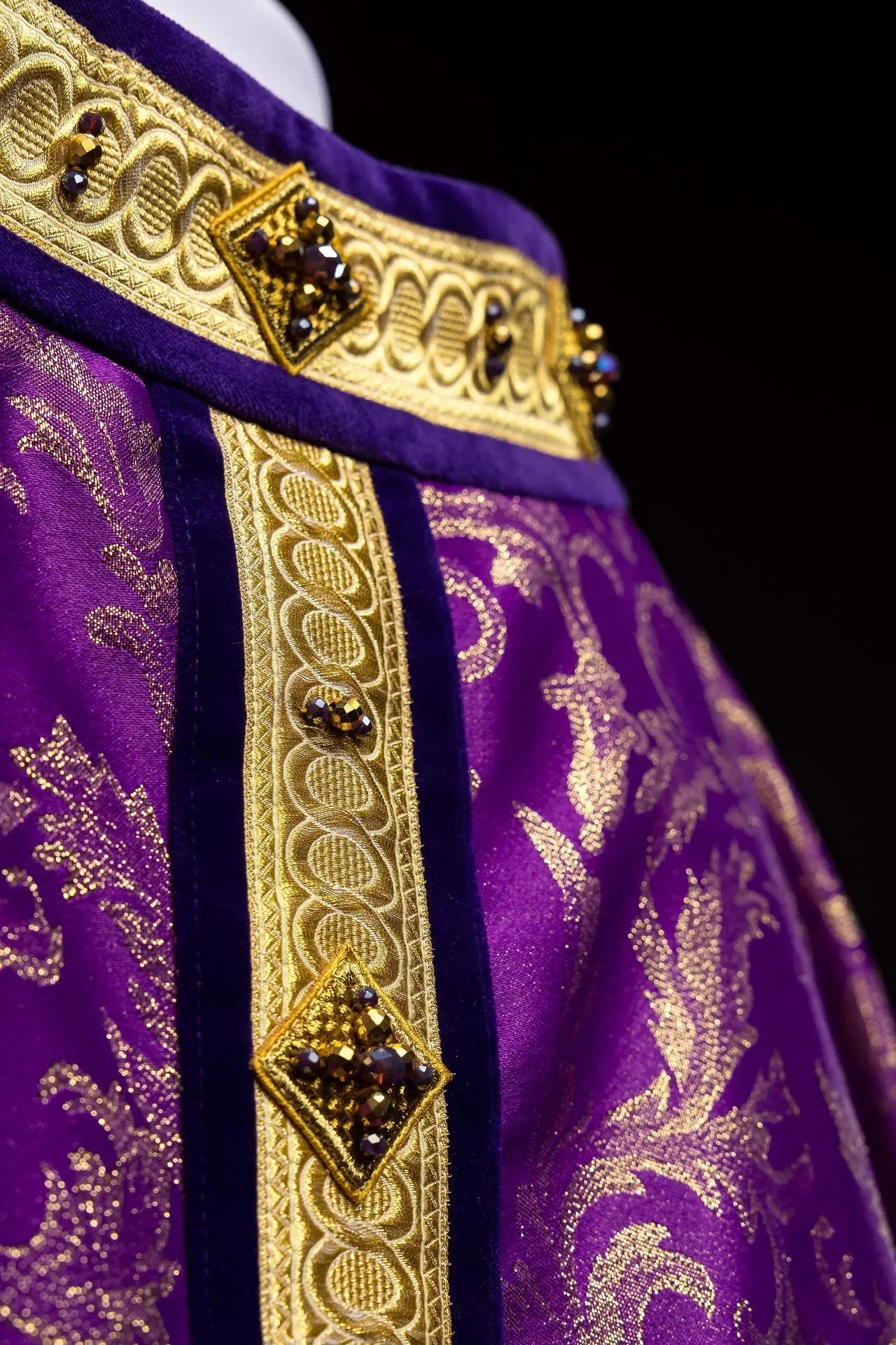 Chasuble avec pierres naturelles Fait main 7003