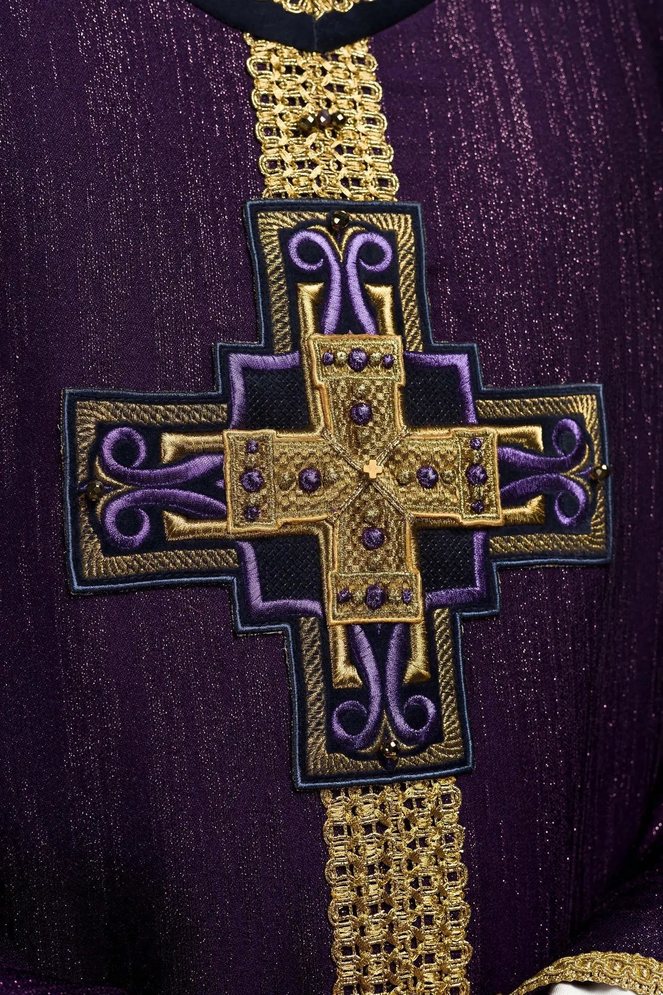 Chasuble faite main avec pierres naturelles faite main 7015 violet