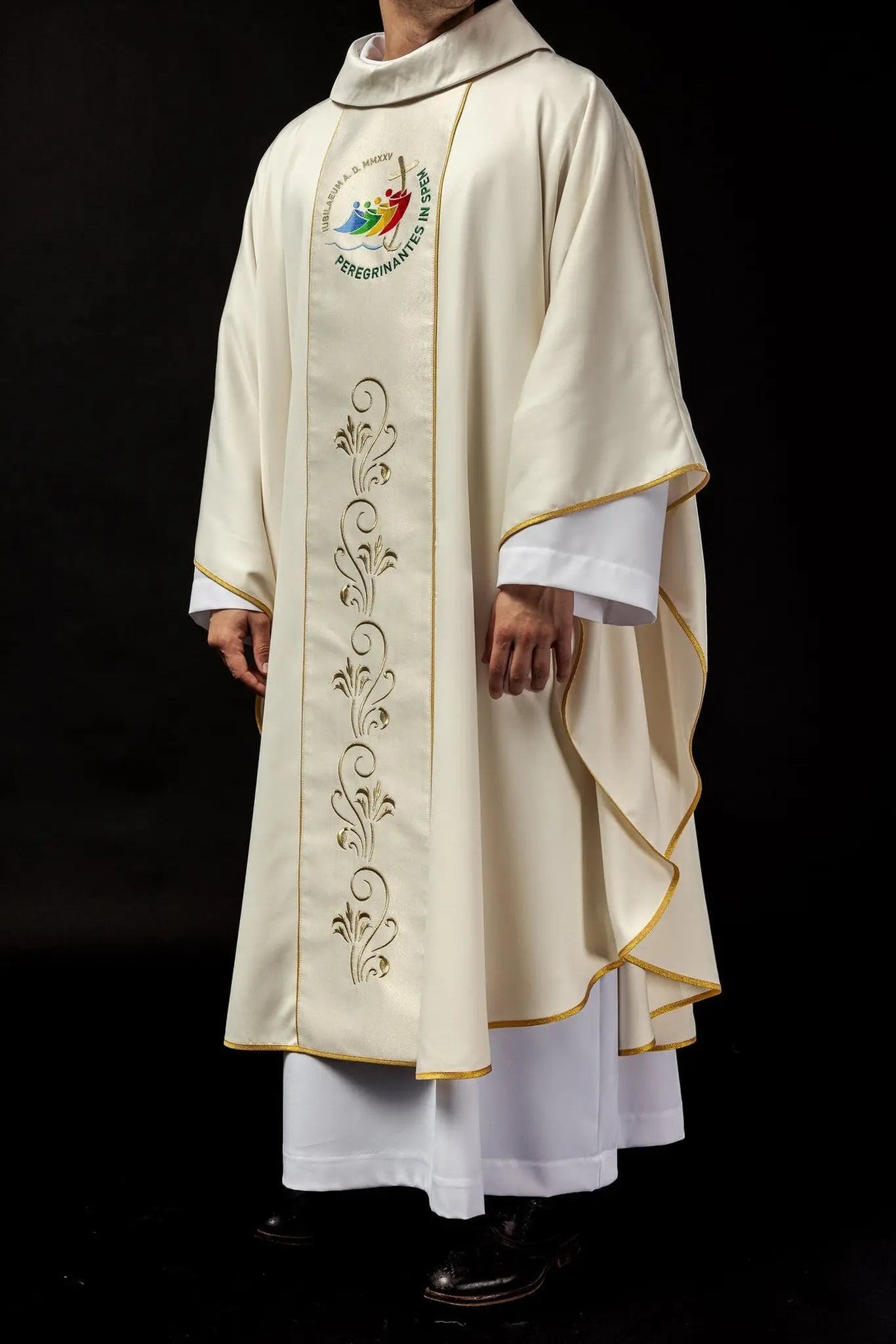 Chasuble with embroidered belt with jubilee logo ecru JUBILEE ROME 2025