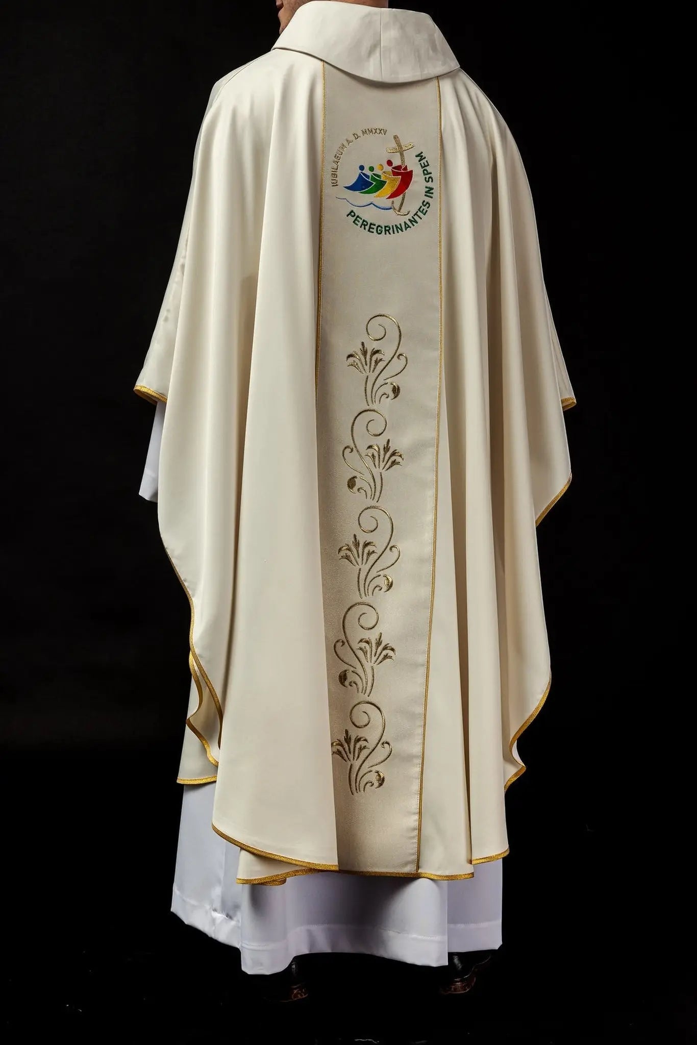 Chasuble with embroidered belt with jubilee logo ecru JUBILEE ROME 2025