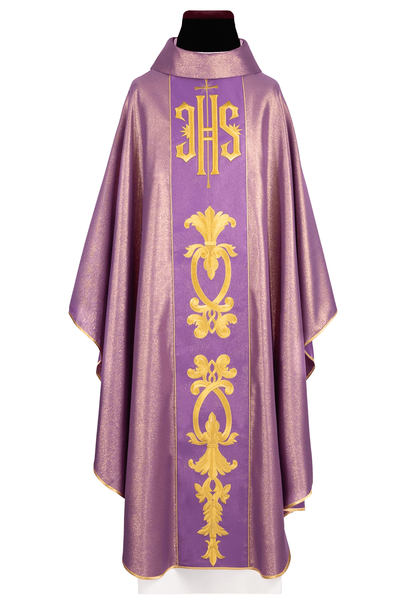 Chasuble violette richement décorée avec un motif doré et une large écharpe IHS