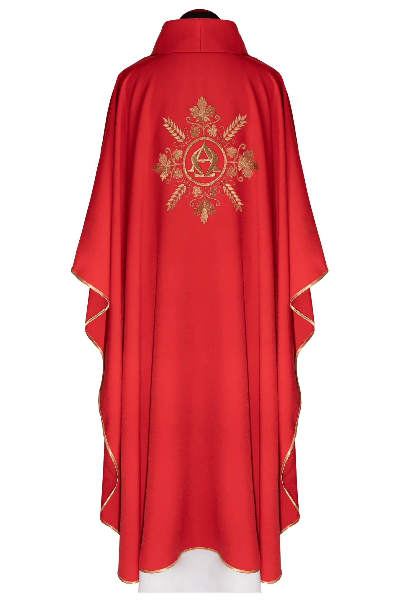 Chasuble rouge brodée avec les symboles Alpha et Omega et des épis de blé