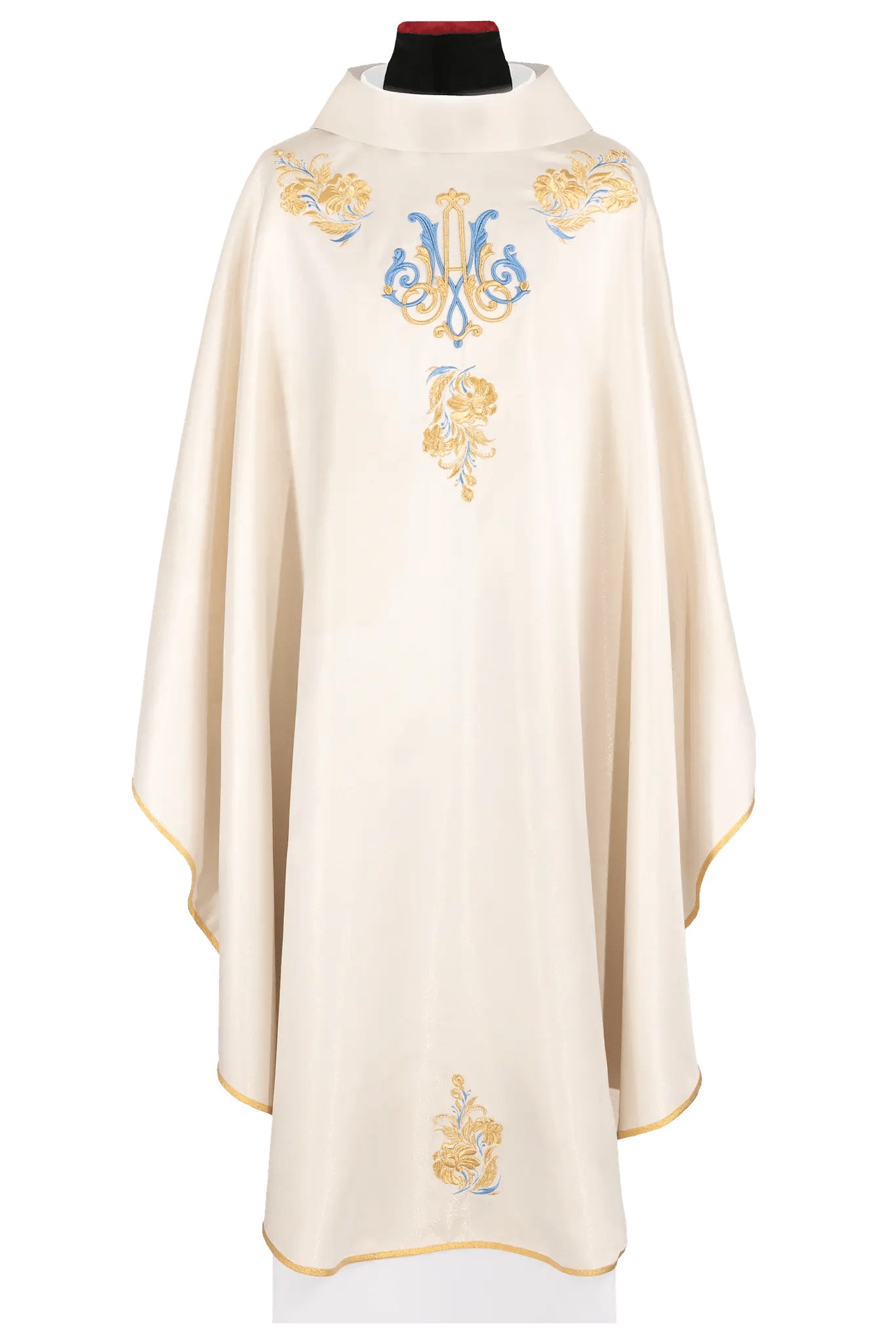 Chasuble brodée avec un motif marial en écru