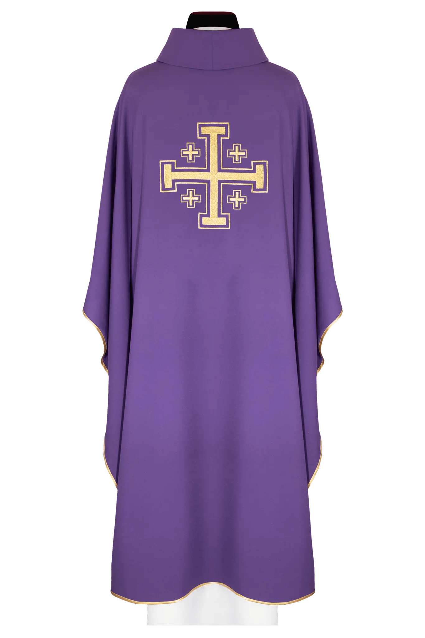 Chasuble violette brodée avec motif de croix