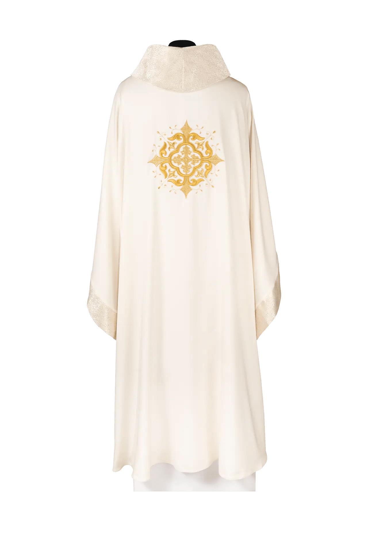 Chasuble liturgique avec motif de croix brodé et bordure écrue élaborée