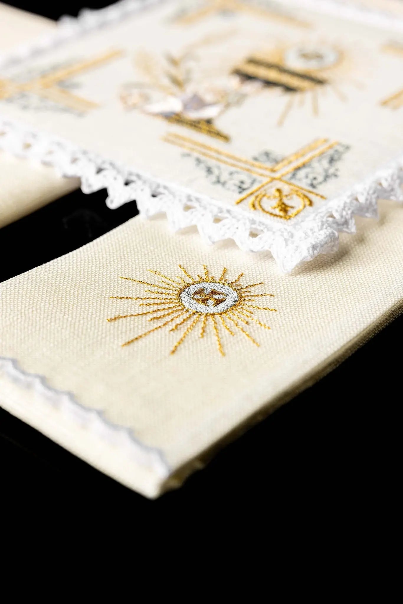 Linen embroidered cup linen Chalice