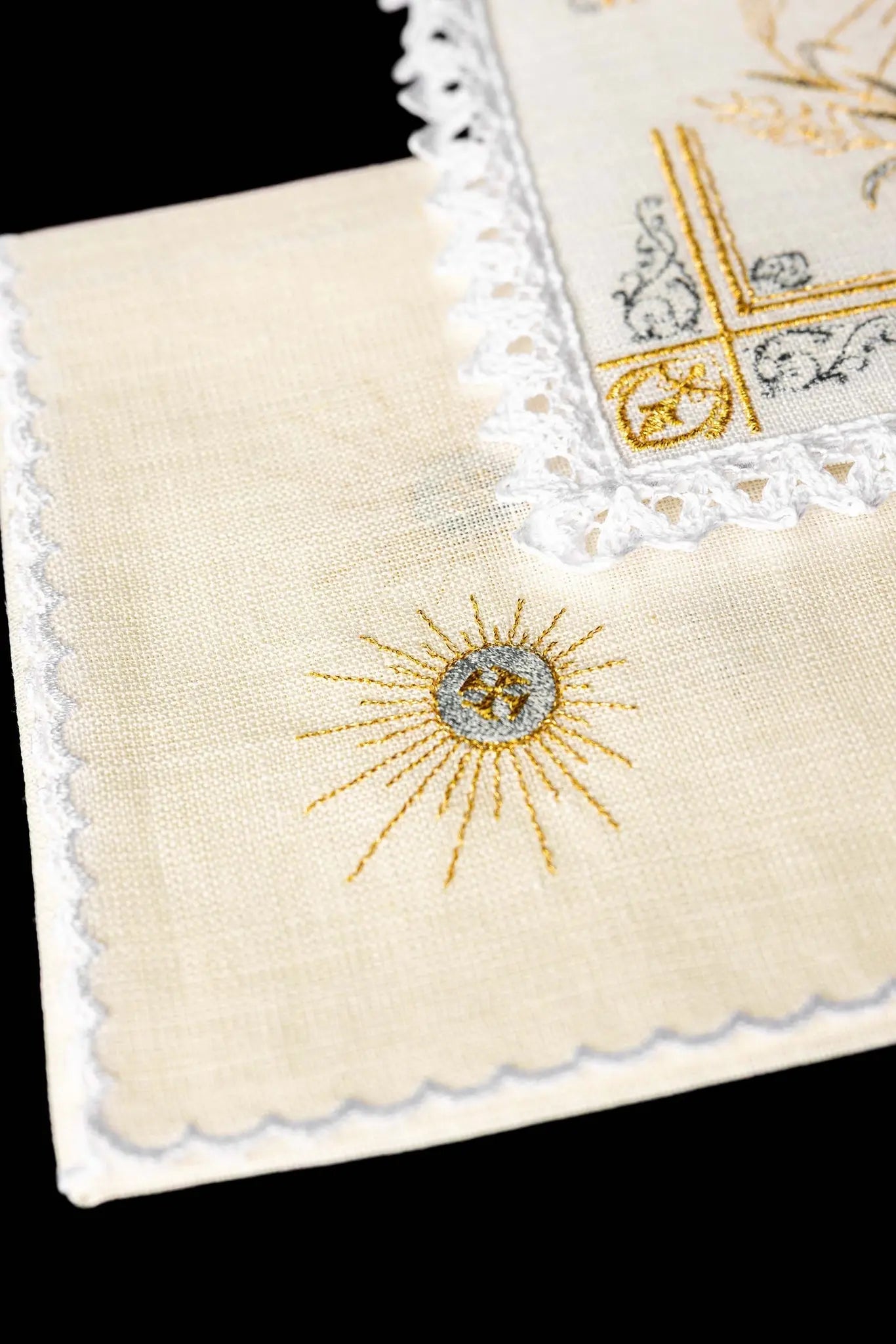 Linen embroidered cup linen Chalice