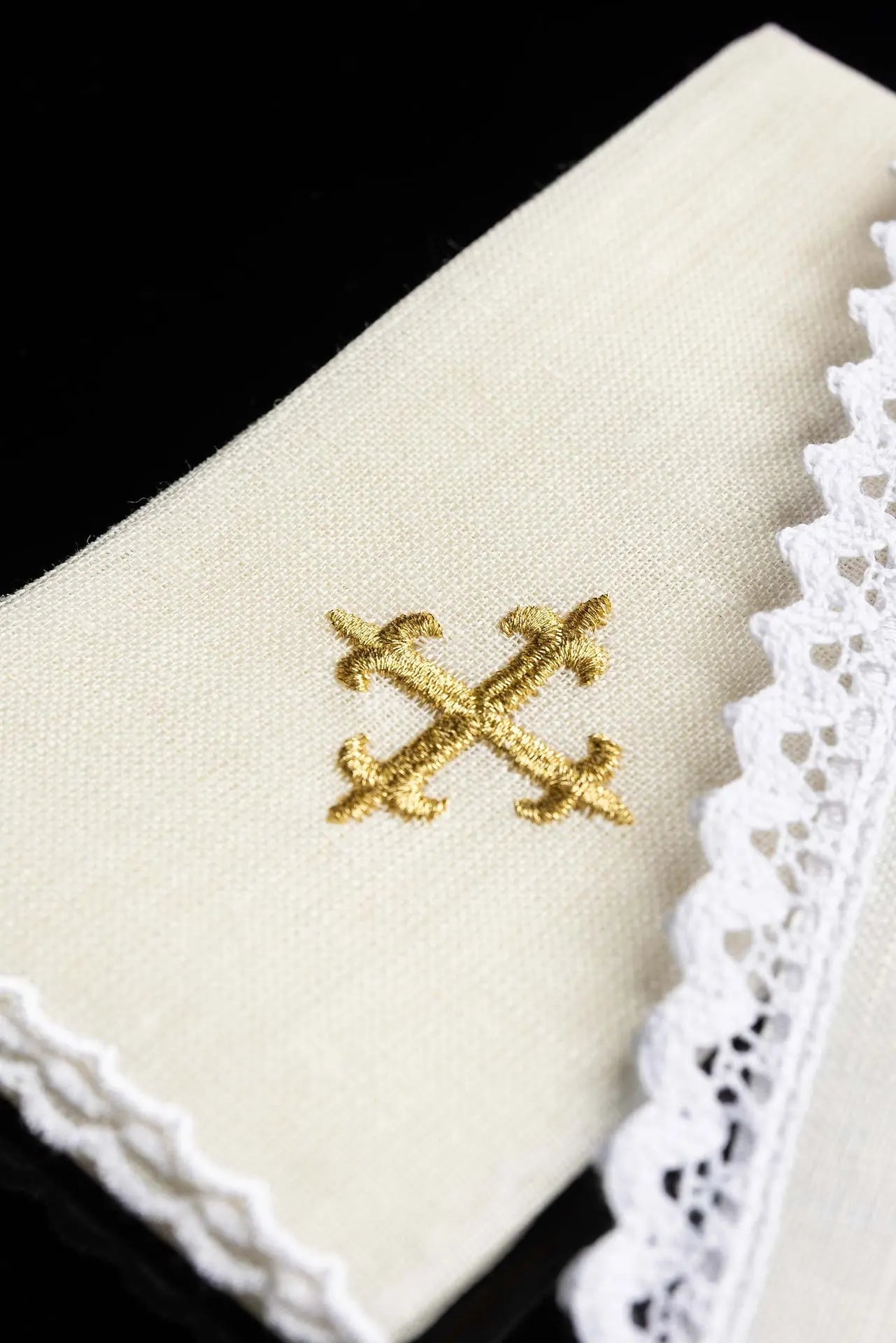 Linen embroidered cup linen Chalice
