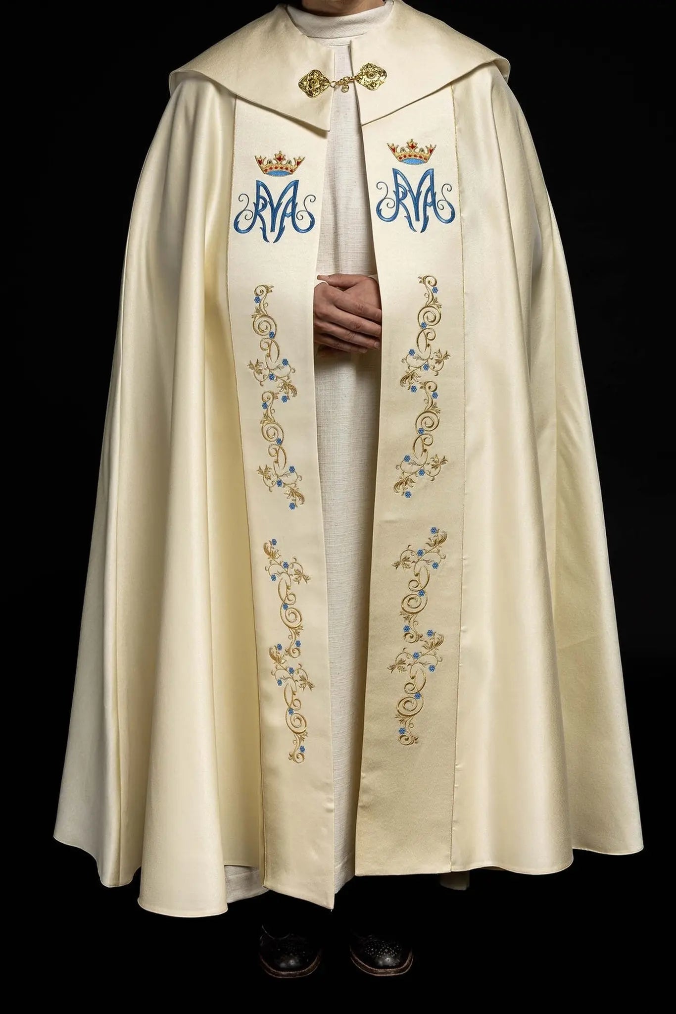 Cappa brodée mariale écrue