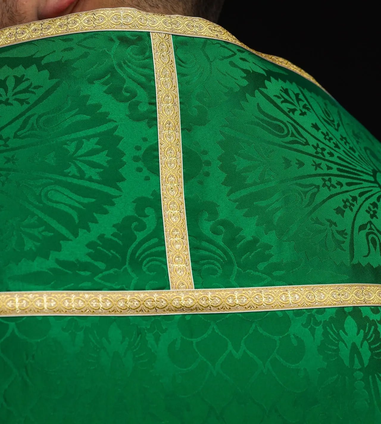 Pluvial romain en jacquard uni vert