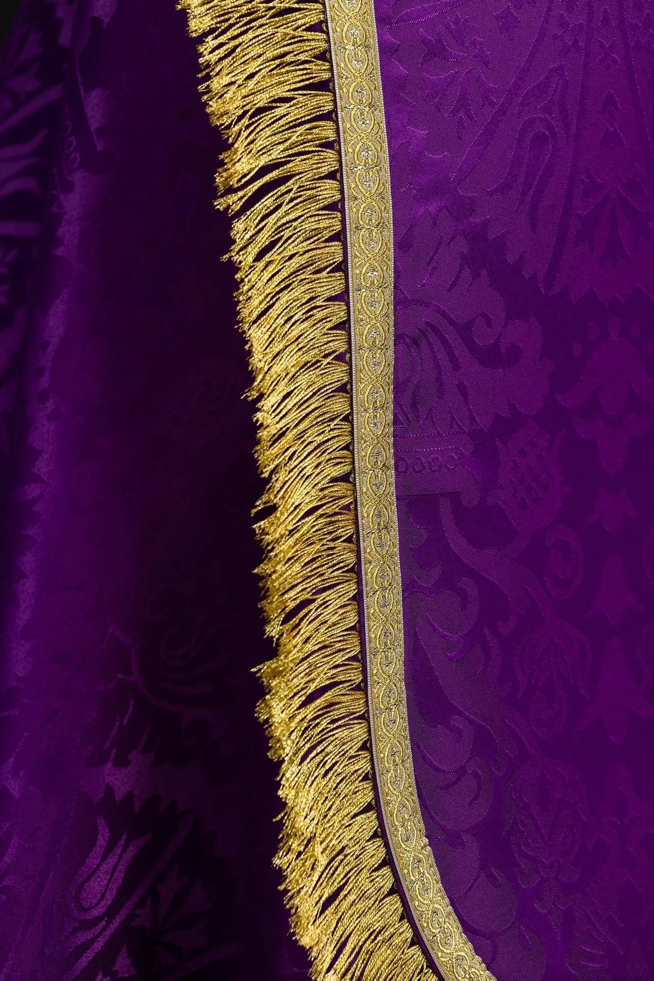 Plain Jacquard Roman Cope Purple