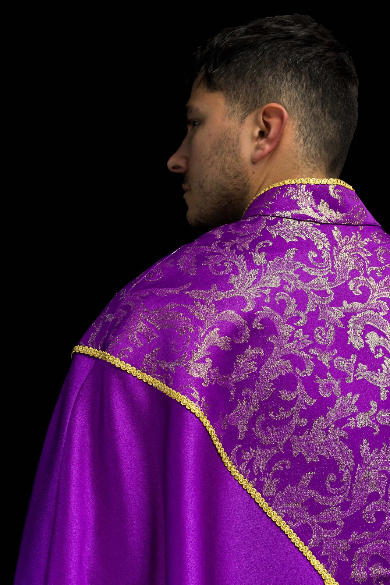 Kapa haftowana ozdobiona tkanina żakardowa fioletowa - ORNATY.PL