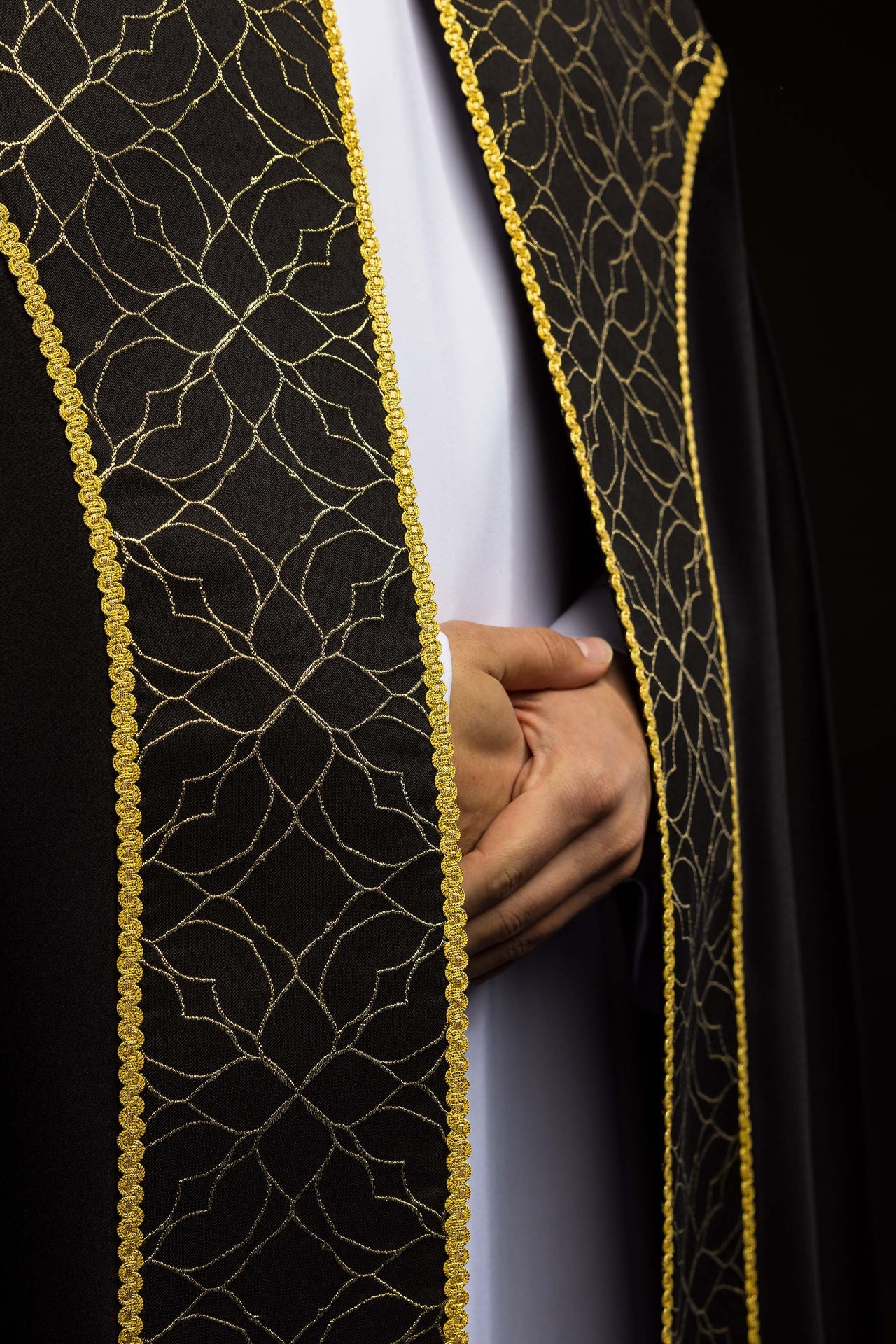 Kapa haftowana ozdobiona tkanina żakardowa czarna - ORNATY.PL