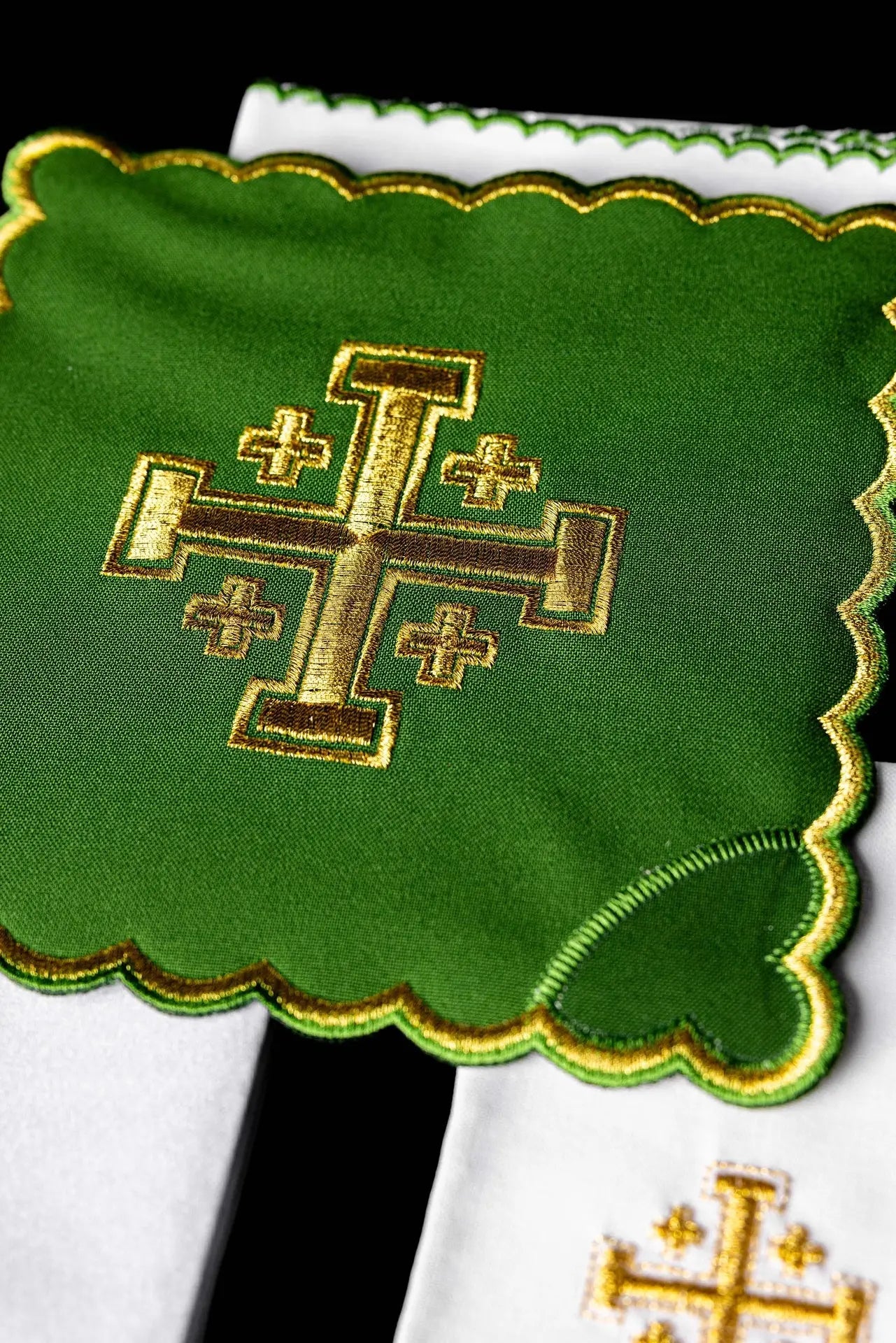 Linge de calice brodé Croix de Jérusalem