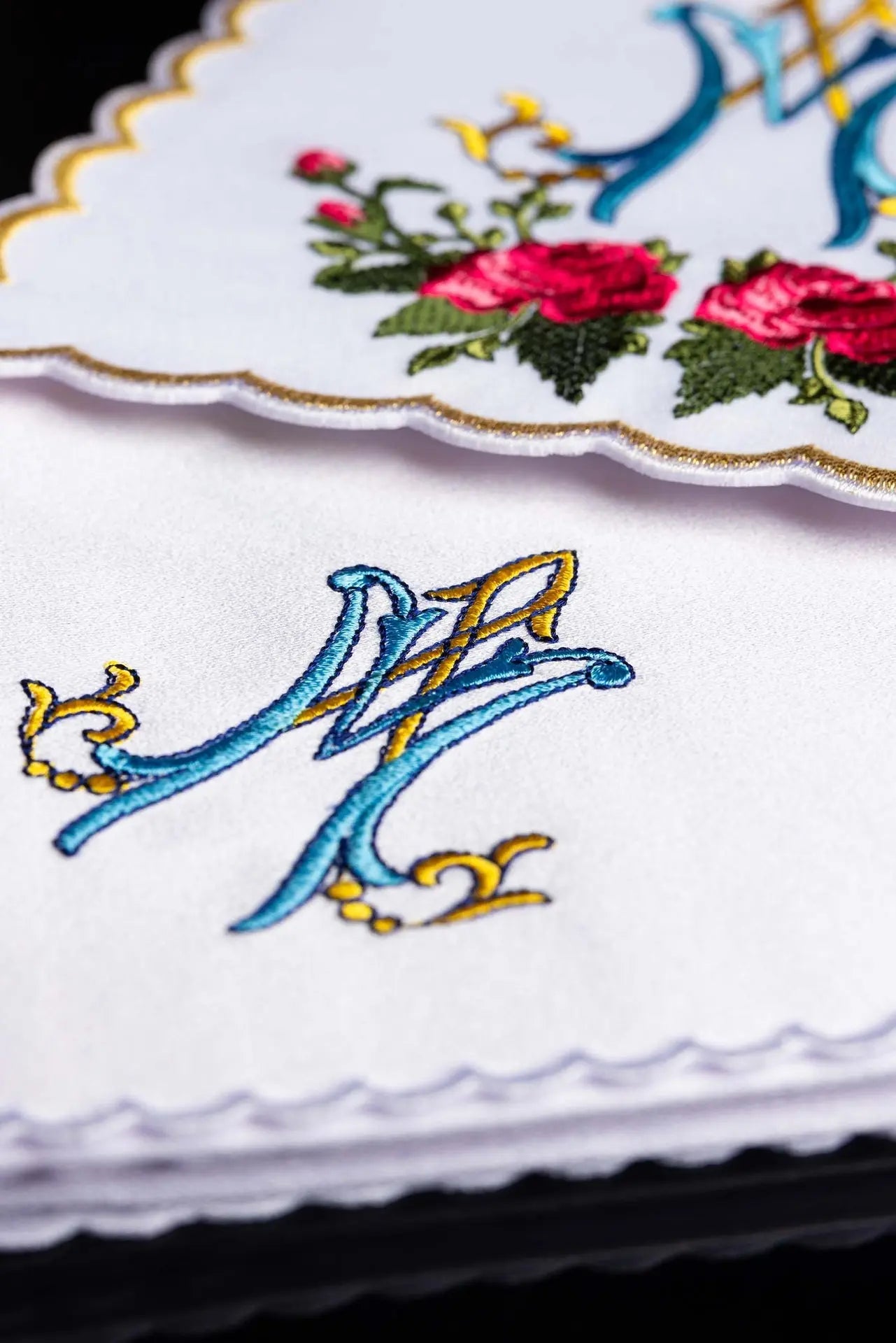 Chalice linen with colourful Marian embroidery