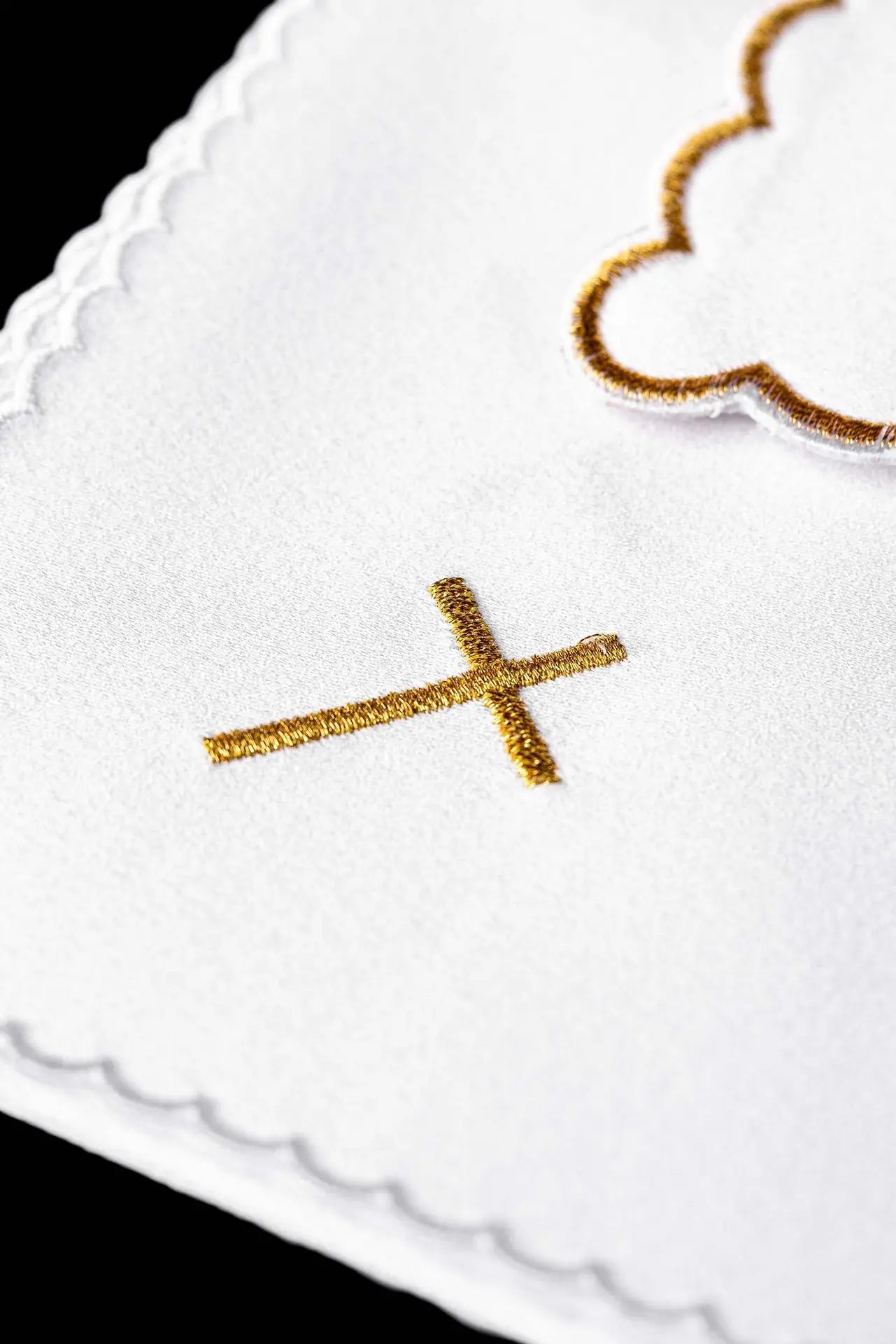 Embroidered cup linen Lamb
