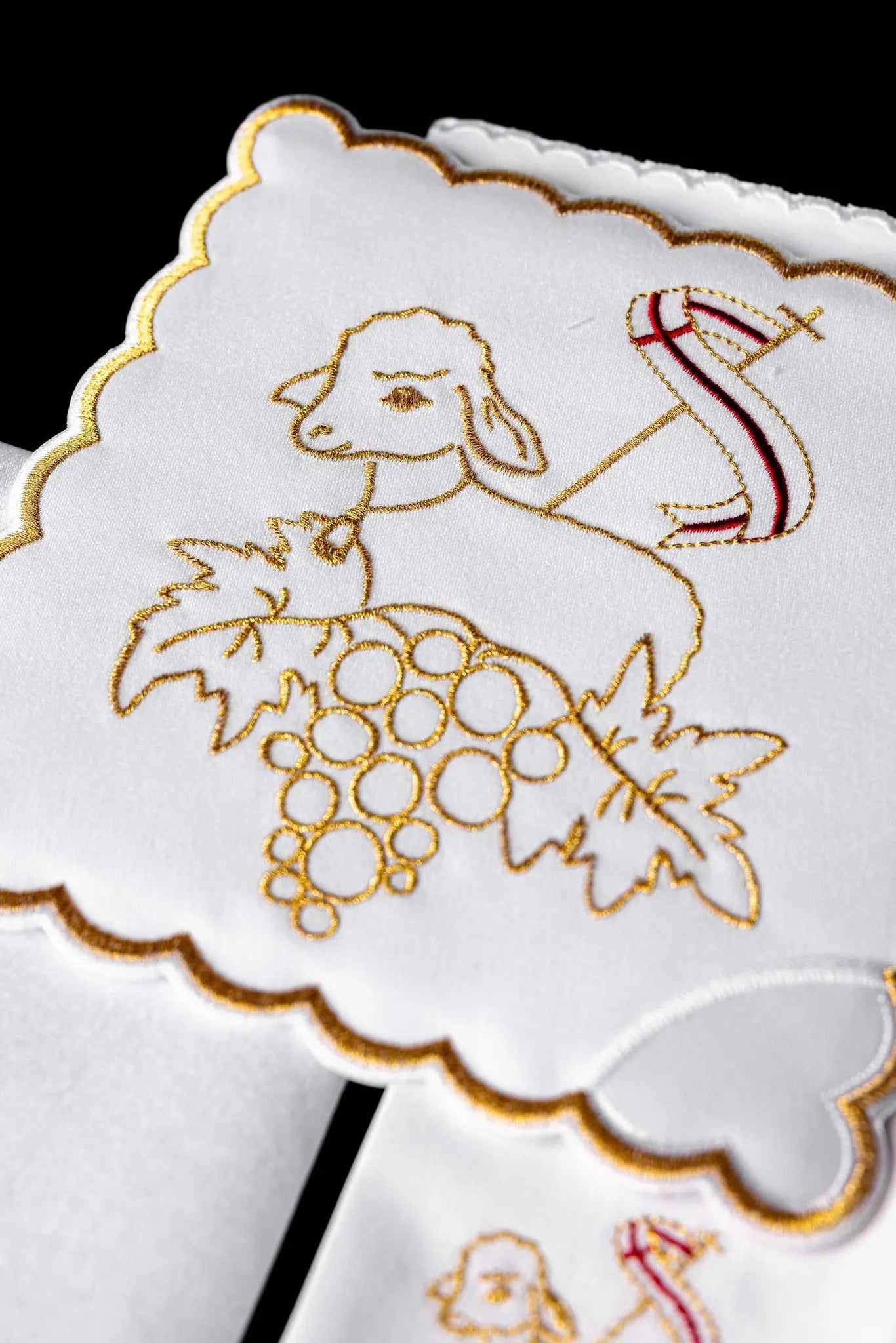 Lin blanc de calice brodé Agneau de Pâques