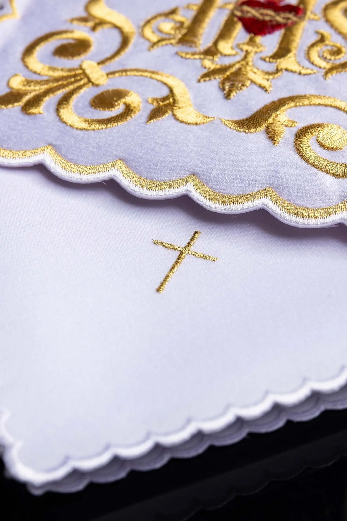 Richly decorated chalice linen set with IHS embroidery