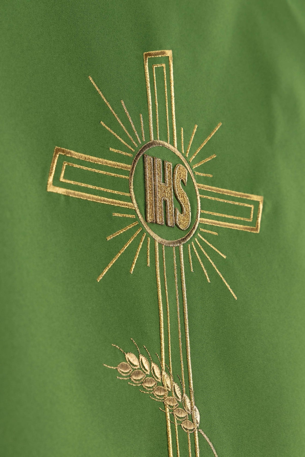 Étole de lutrin verte avec croix IHS et broderie d’épis de blé