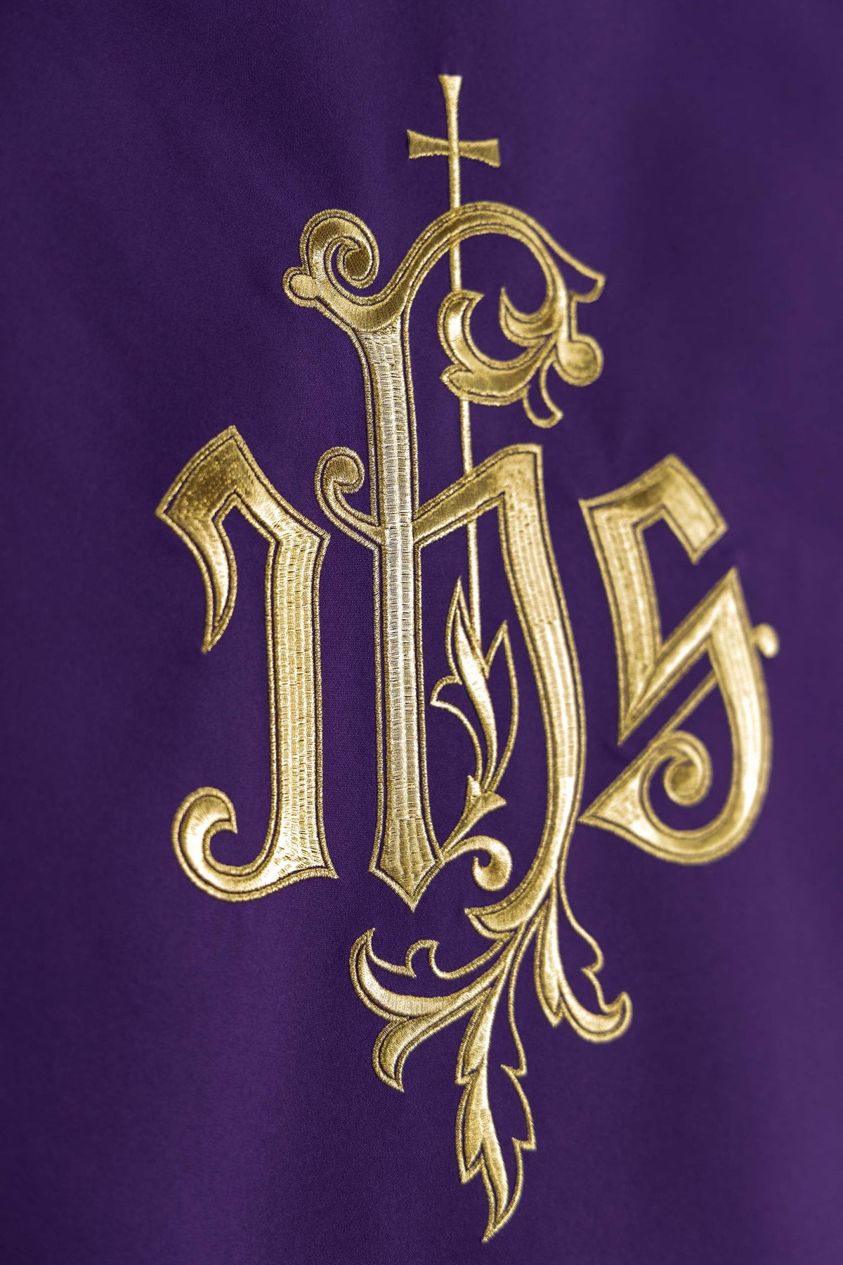 Antependium violet avec broderie IHS