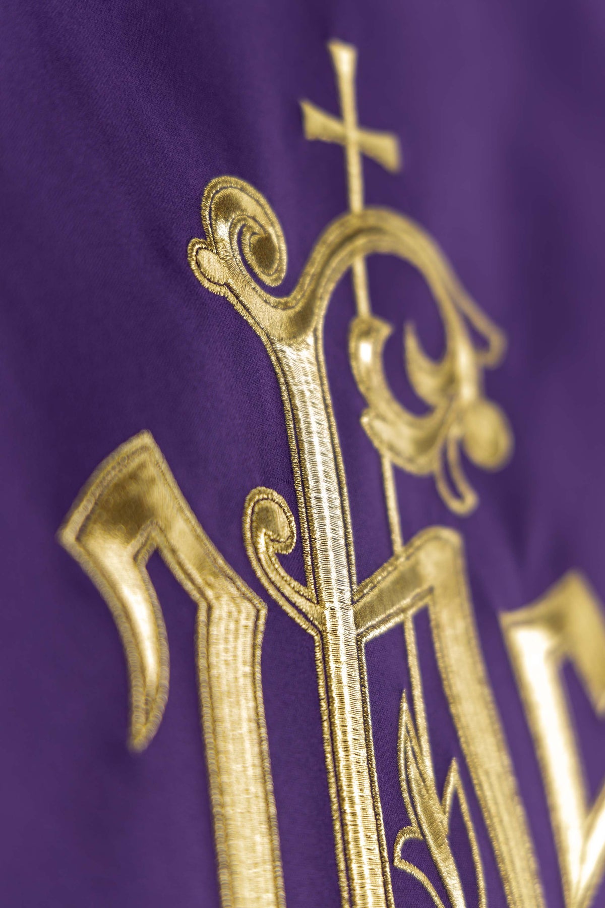 Antependium violet avec broderie IHS