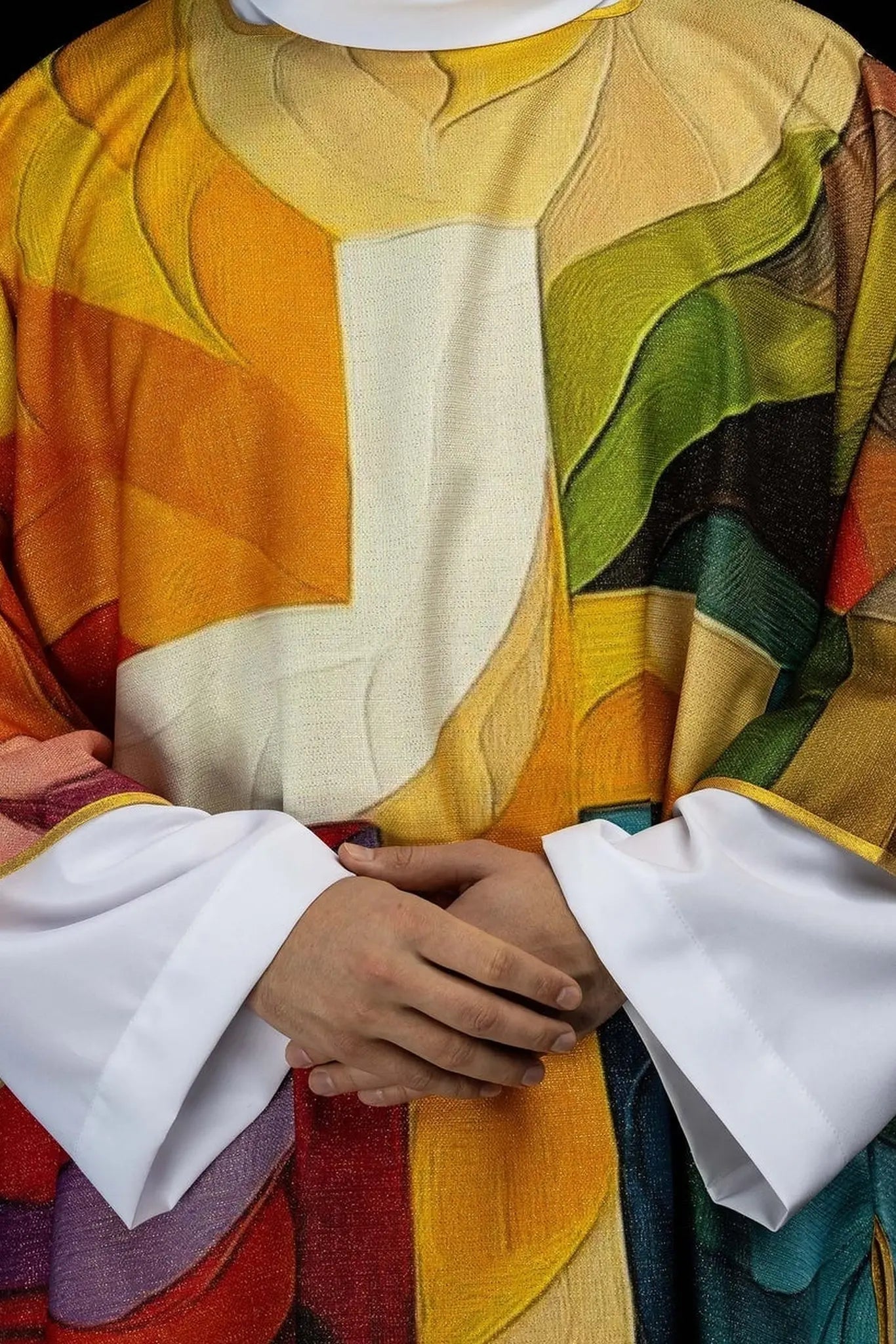 Dalmatique imprimée multicolore avec motif de croix