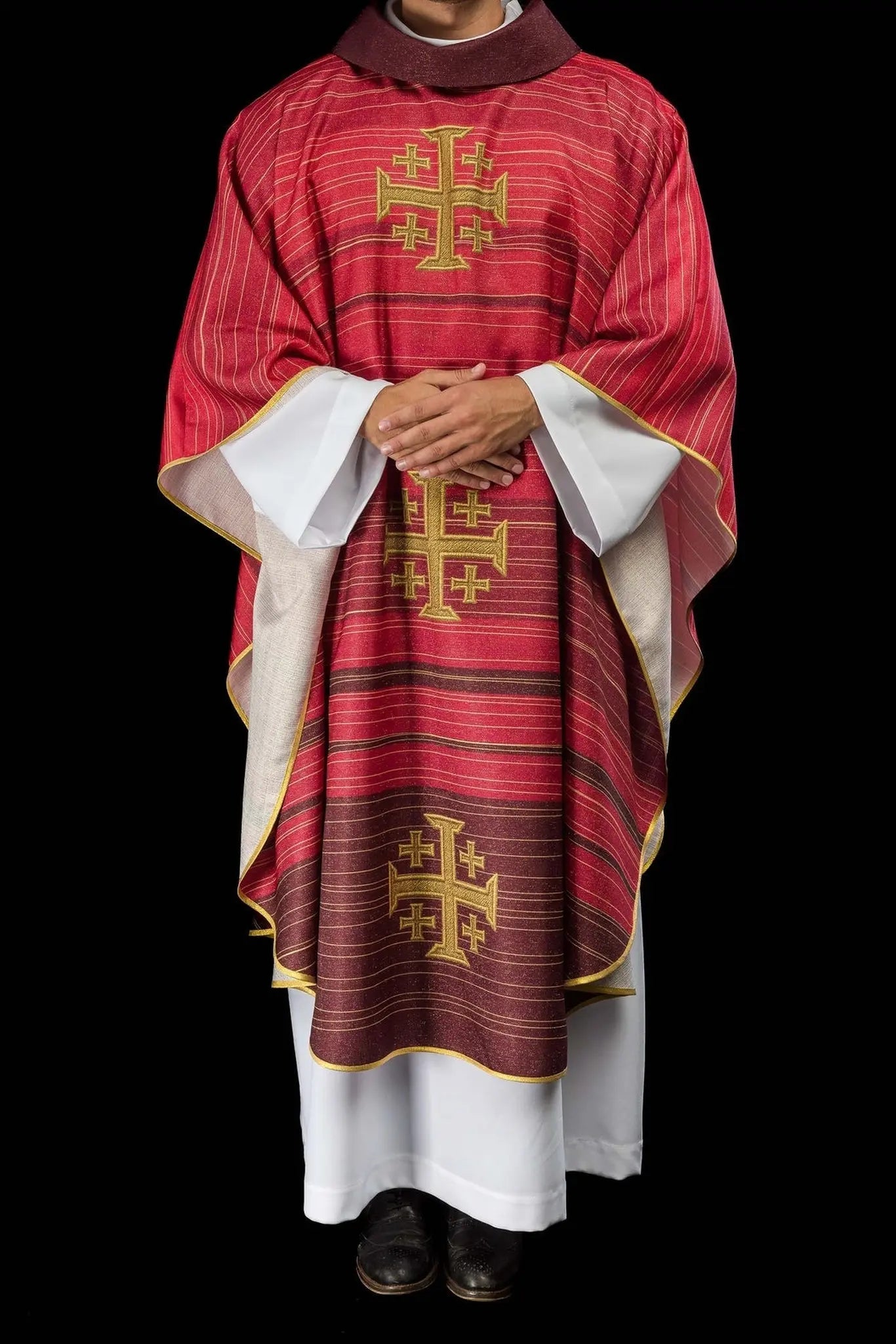 Chasuble imprimée avec croix de Jérusalem rouge