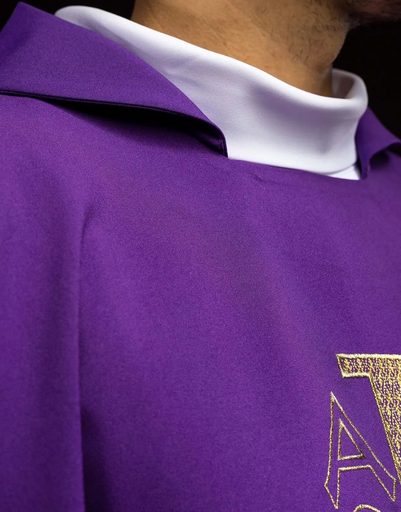 Embroidered chasuble with the Alpha and Omega symbol and wide collar purple