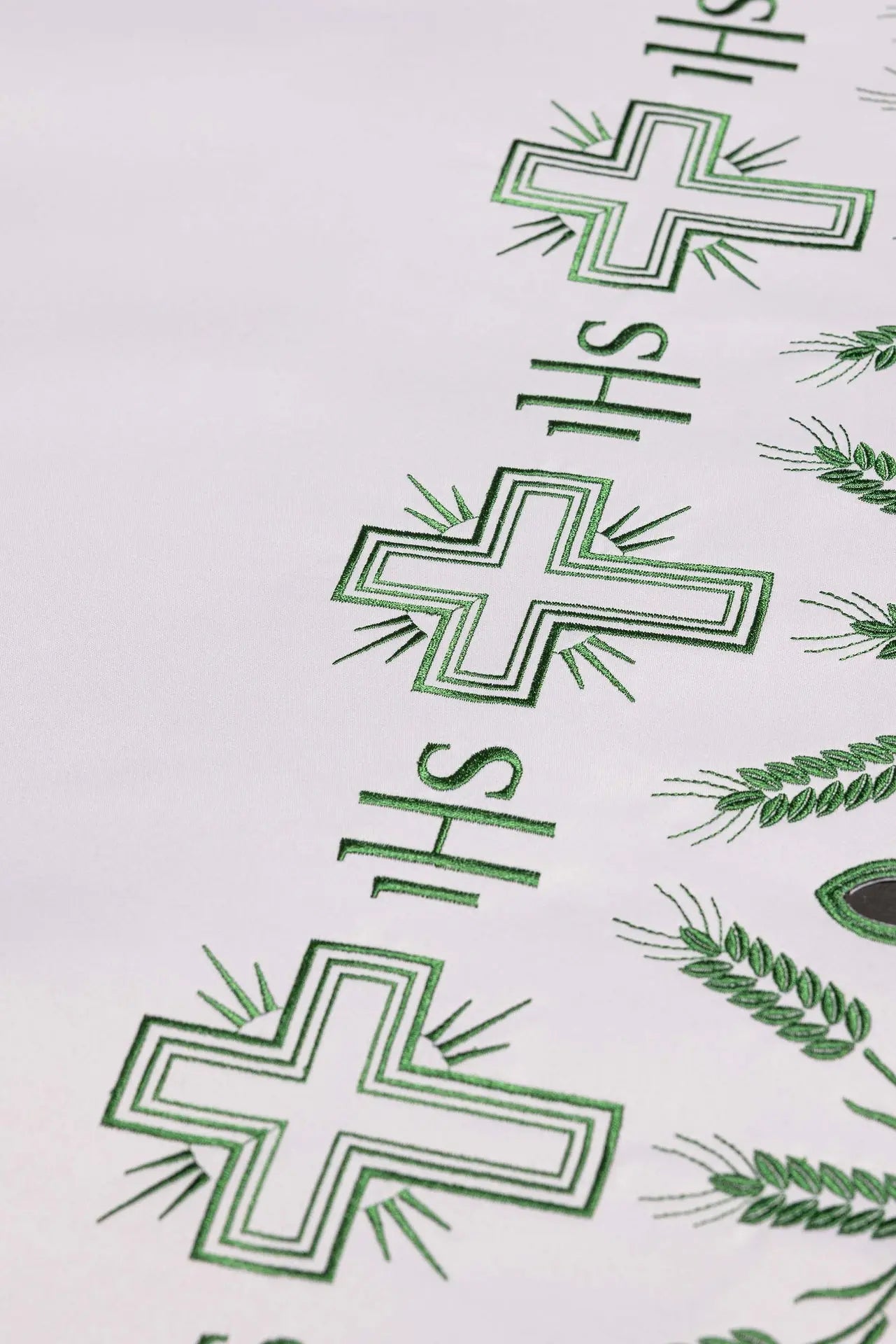 Nappe d'autel avec croix IHS et broderie de blé – Bordure verte