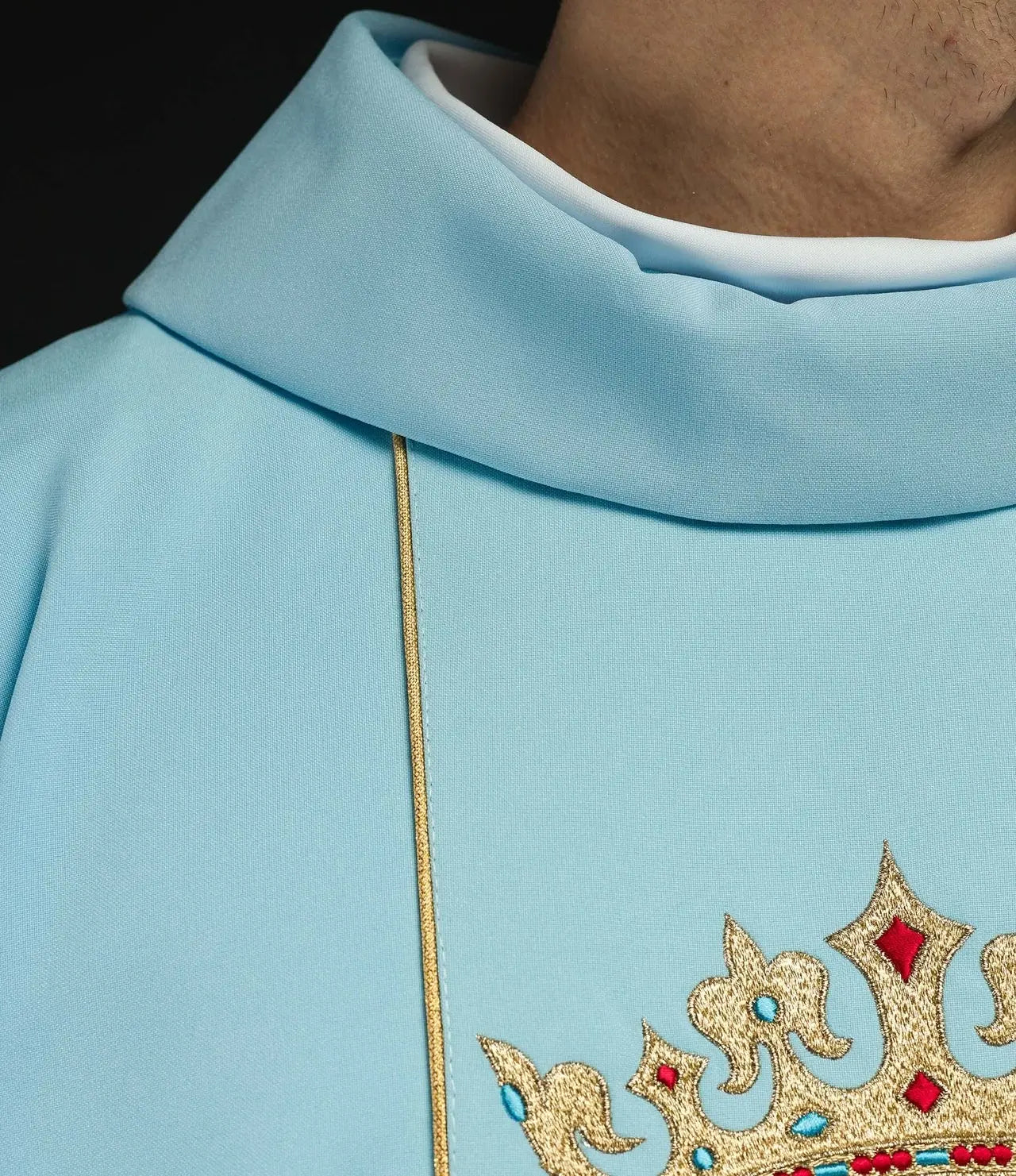 Marian liturgical chasuble embroidered with crown Blue