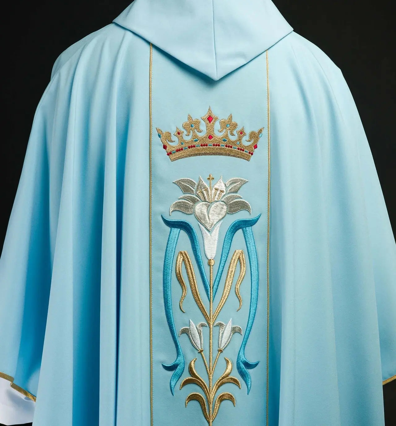 Marian liturgical chasuble embroidered with crown Blue