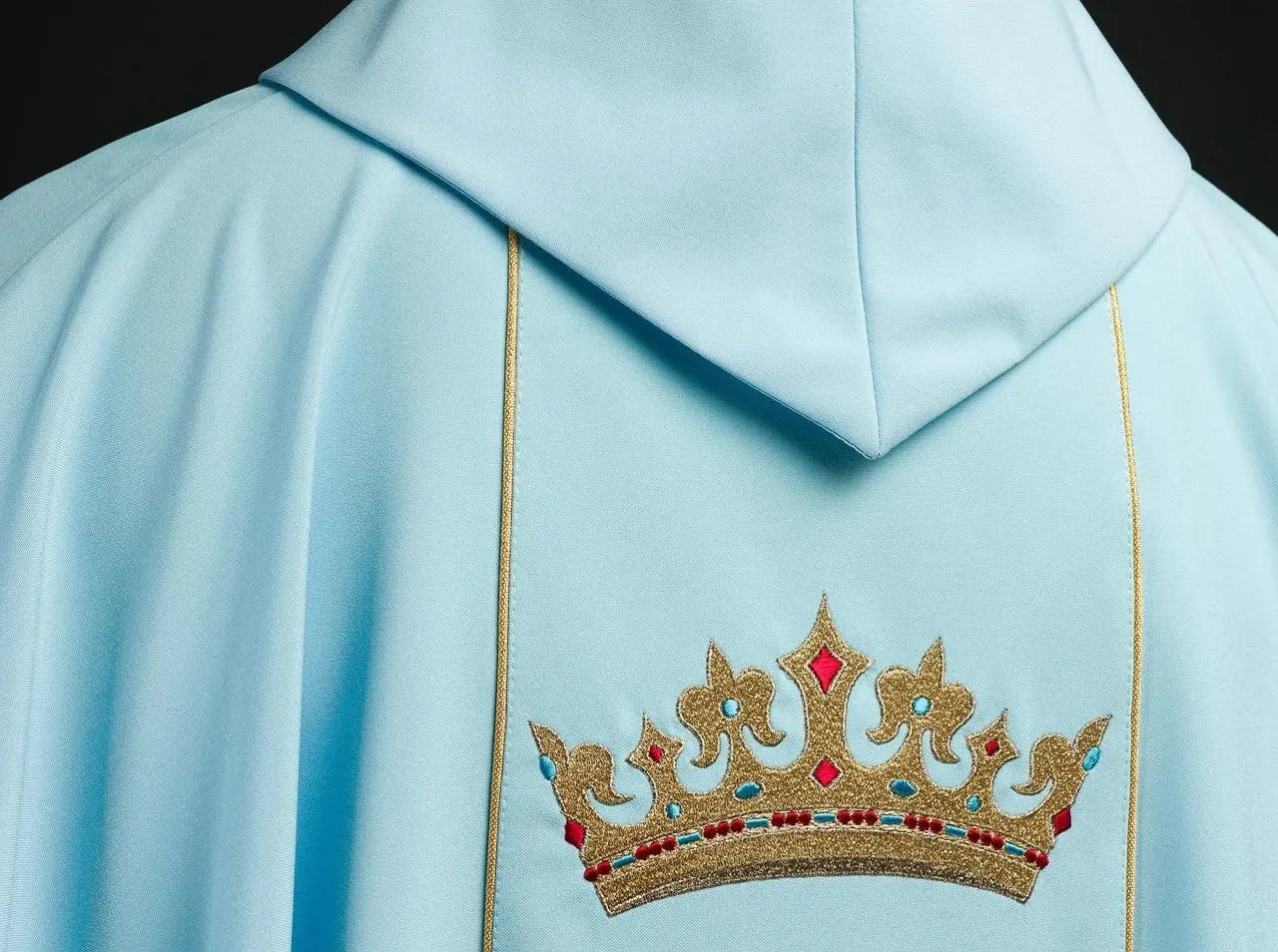 Marian liturgical chasuble embroidered with crown Blue