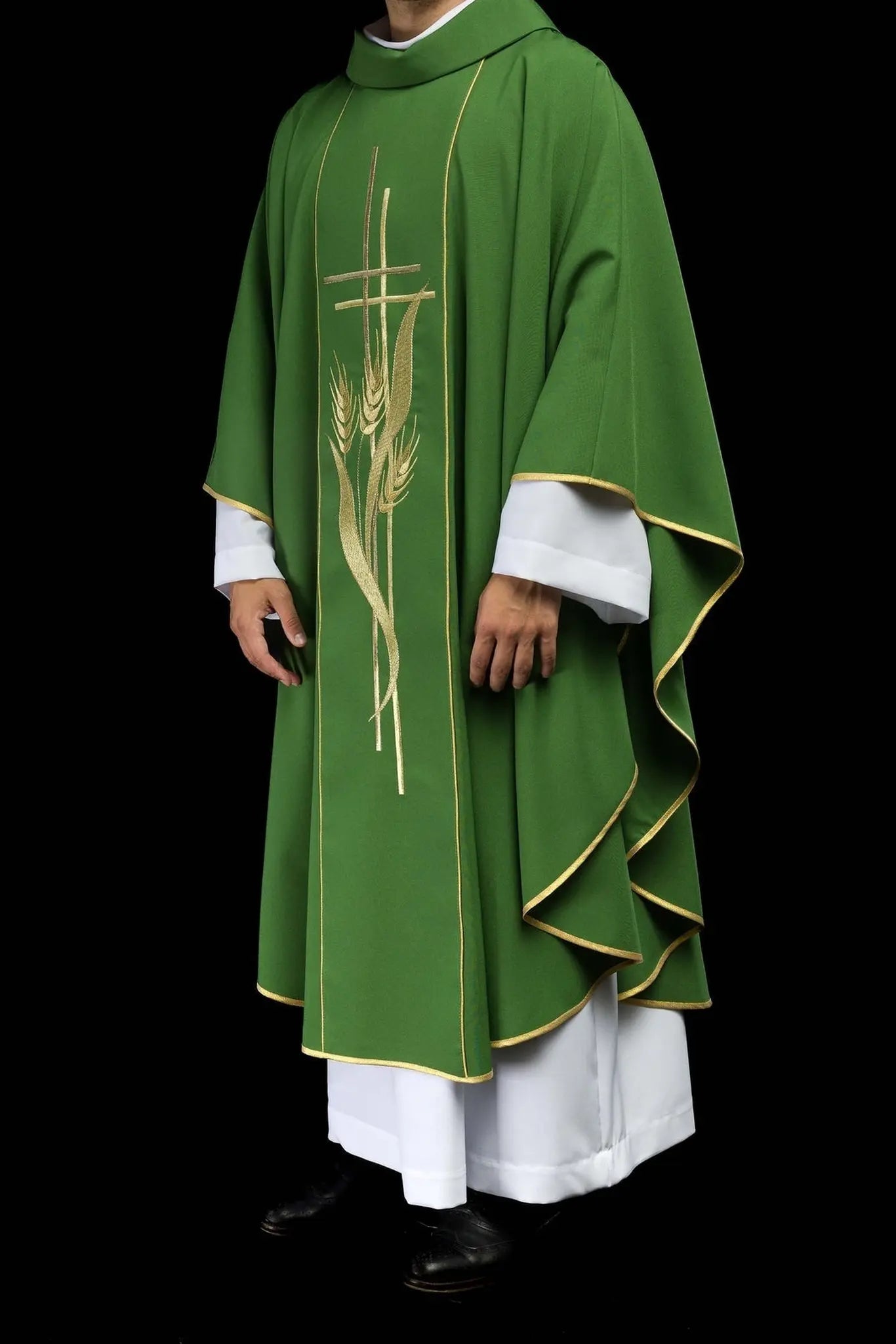 Green chasuble embroidered with cross and ear motifs