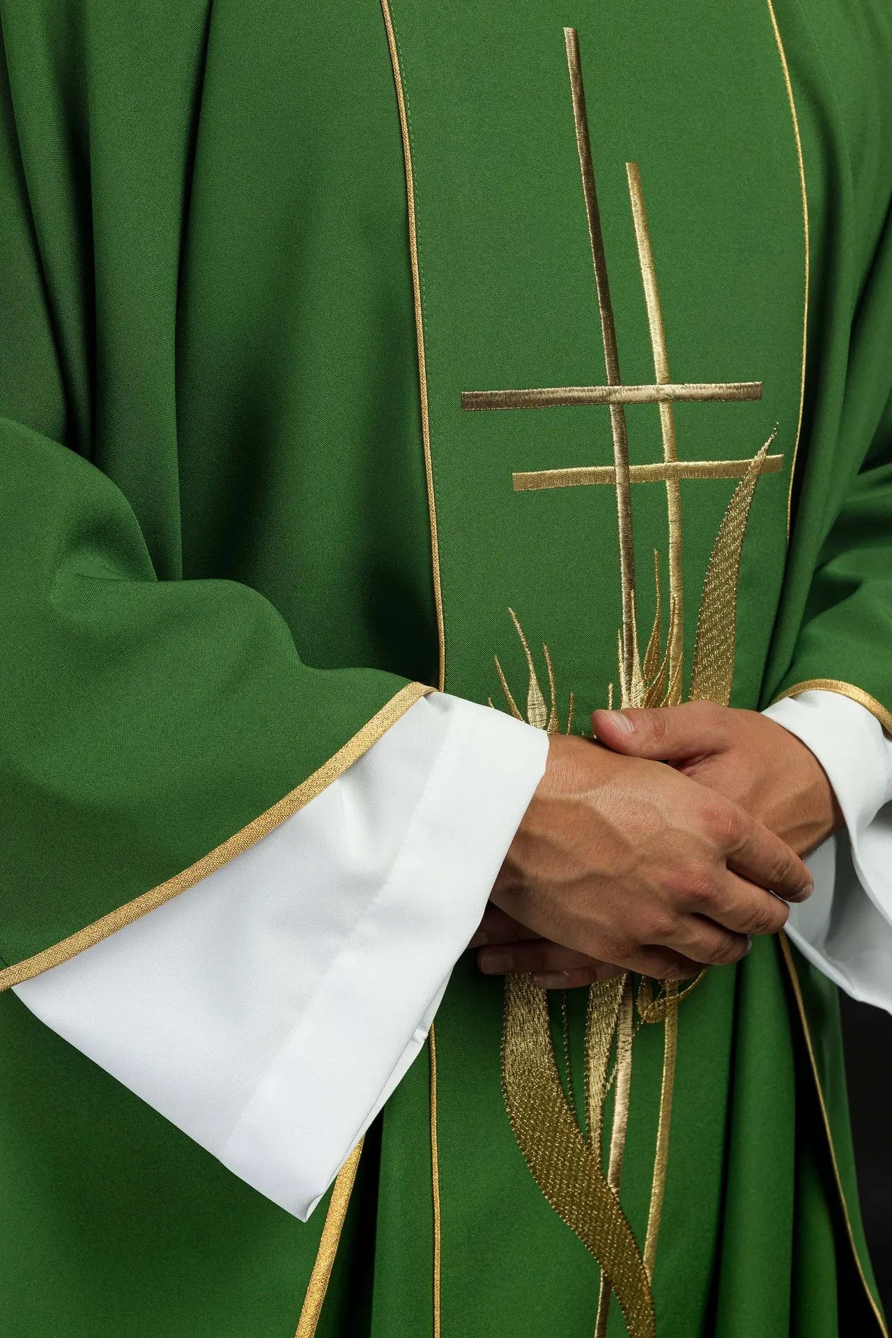 Green chasuble embroidered with cross and ear motifs