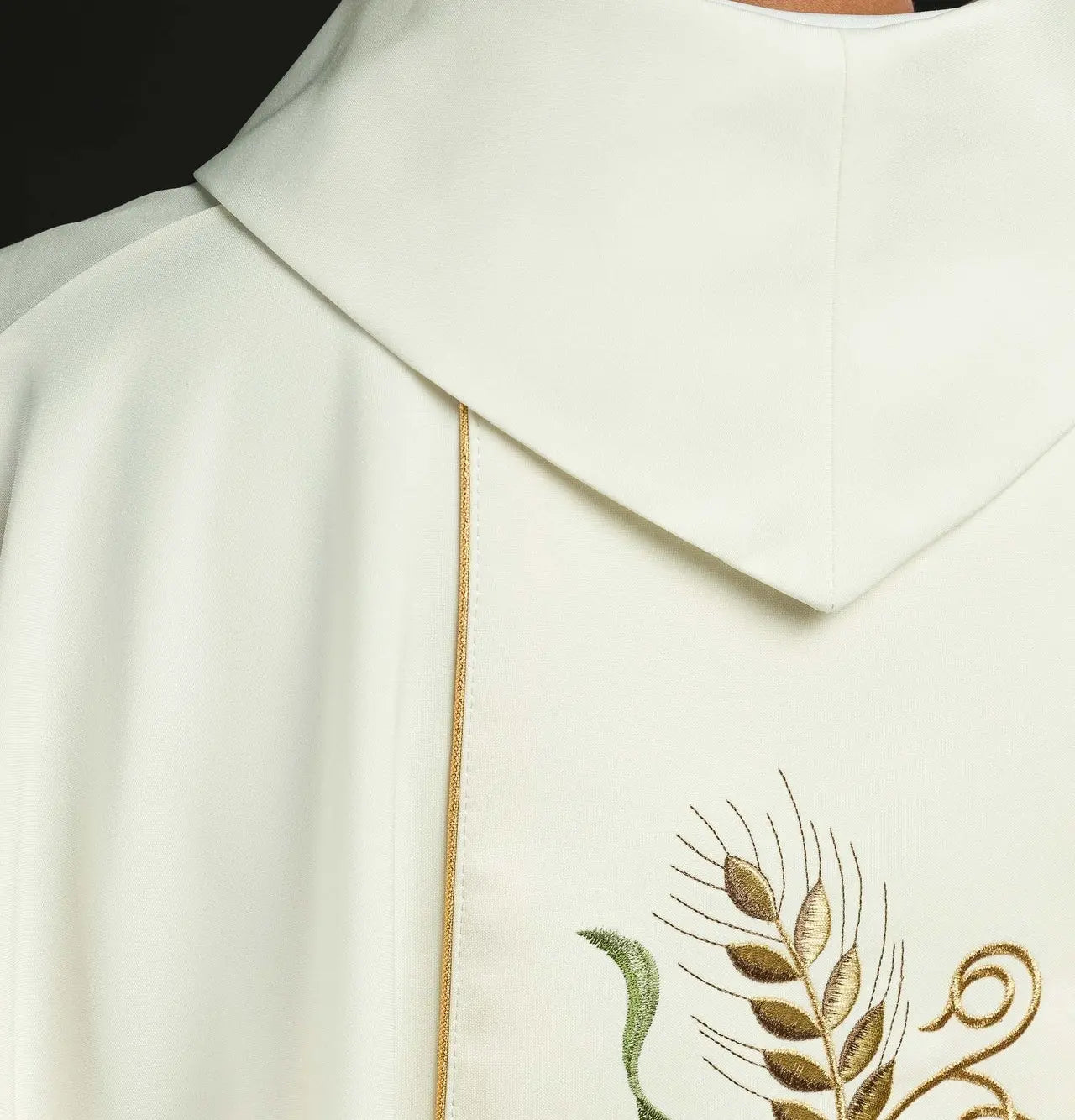 Belt chasuble embroidered with IHS symbol, ears and grapes ecru