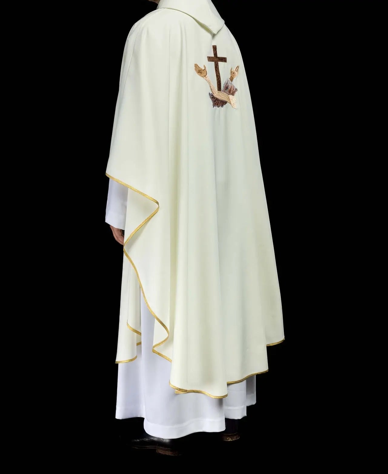 Liturgical chasuble with Franciscan cross
