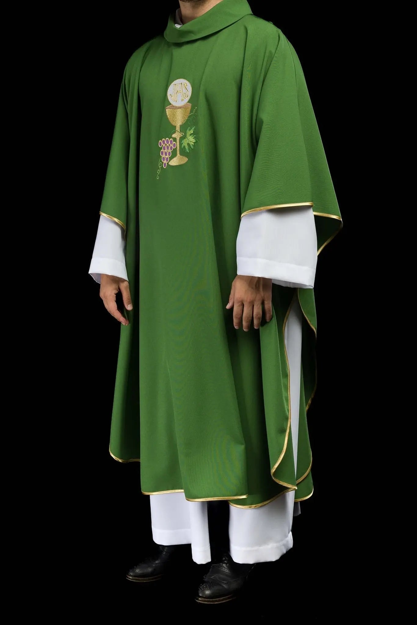 Embroidered chasuble Green Chalice Grape