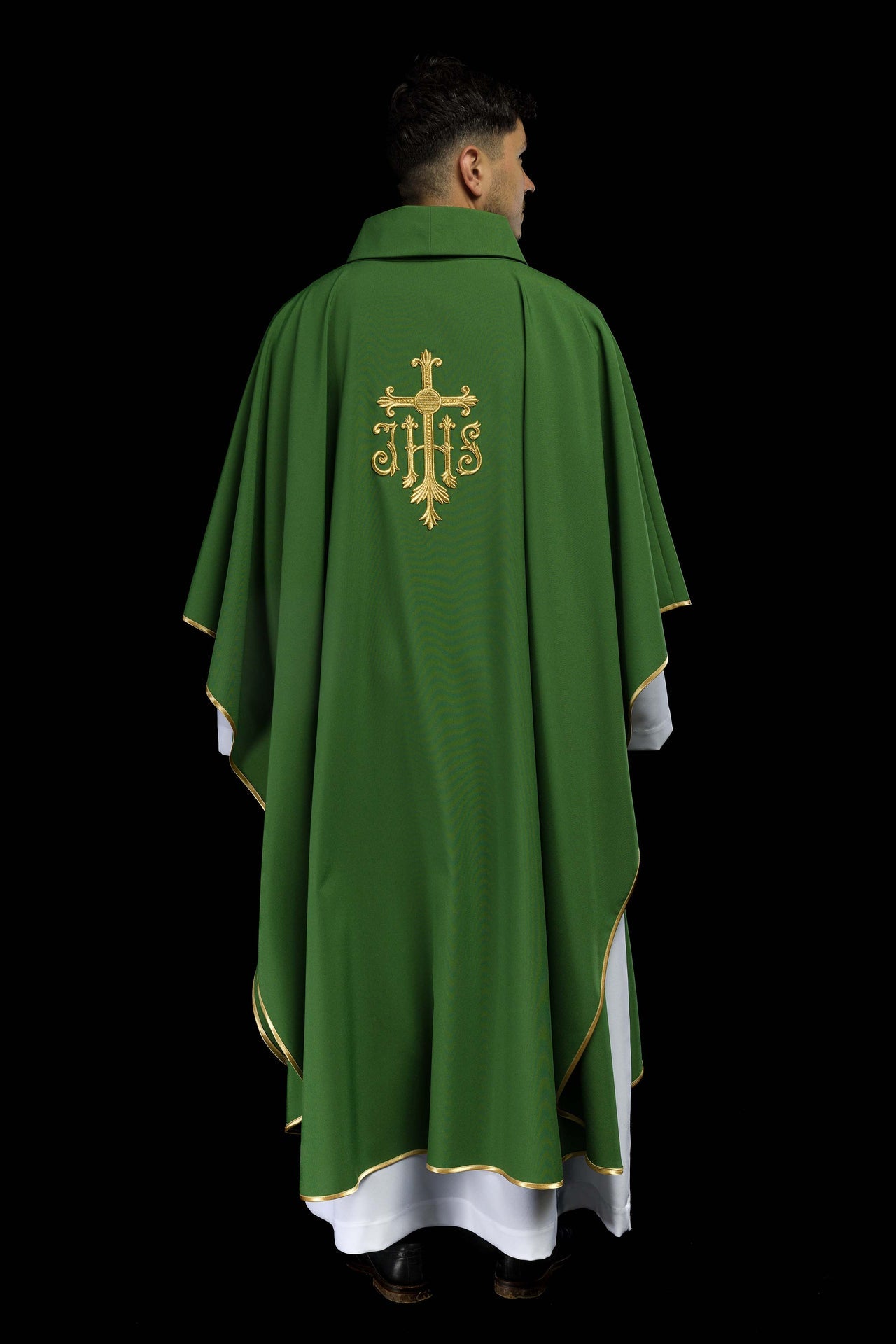 Ornat zielony z wypukłym haftem JHS - ORNATY.PL