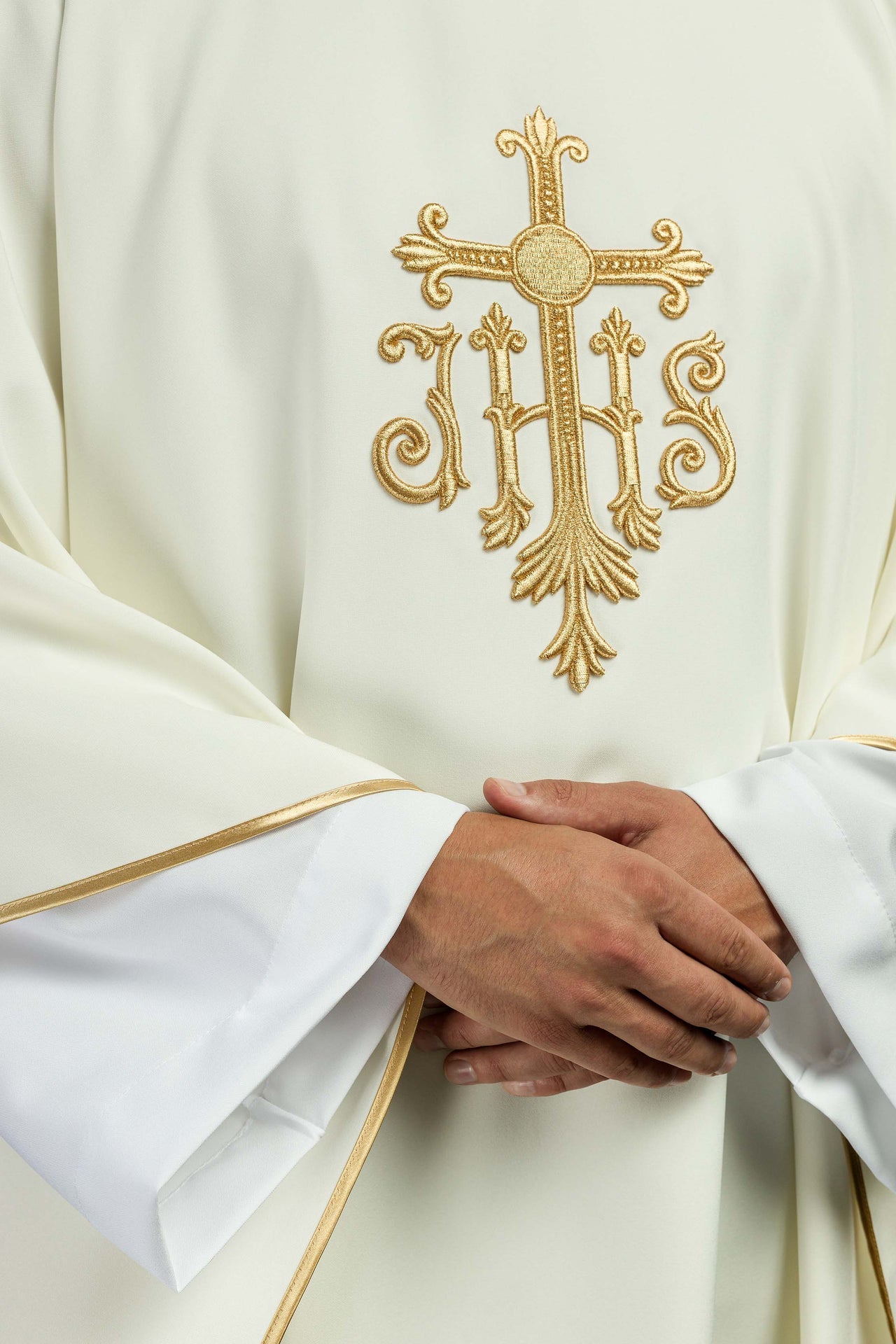 Ornat haftowany krzyża ecru - ORNATY.PL