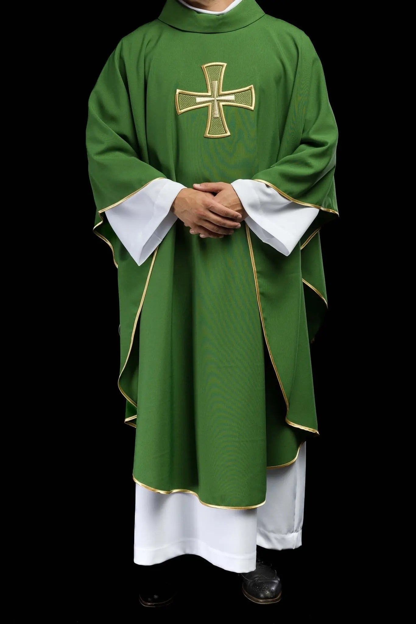 Embroidered chasuble Green with Cross motif