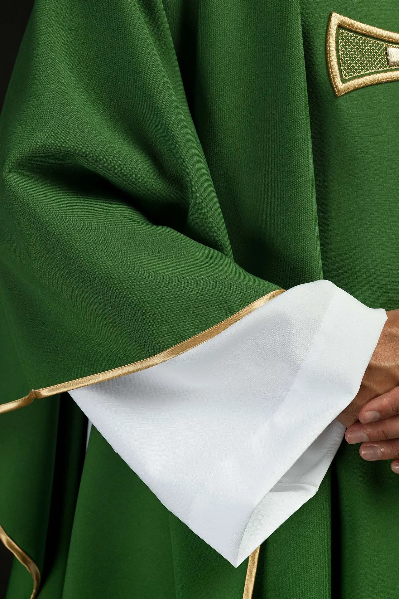 Embroidered chasuble Green with Cross motif