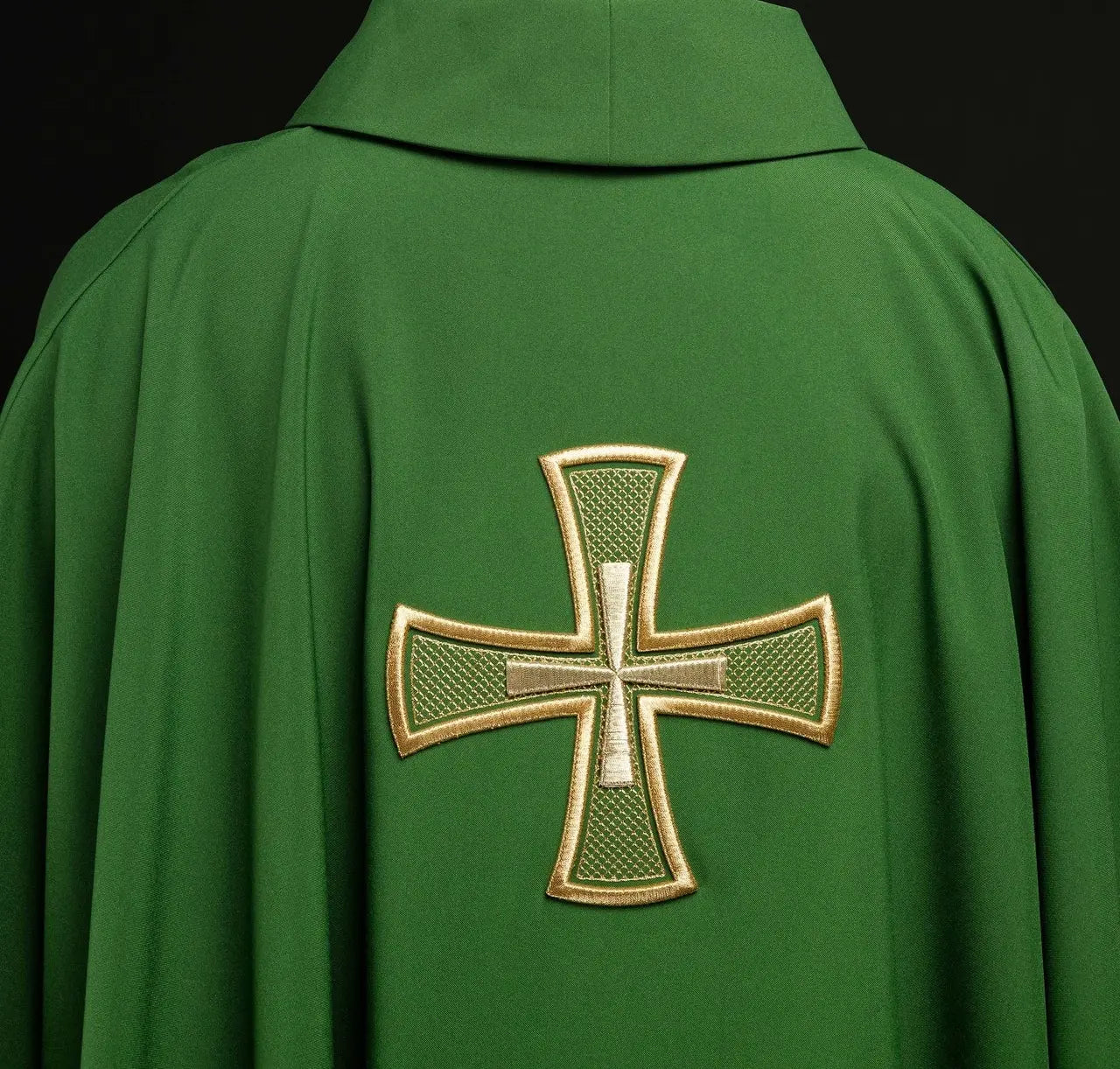 Embroidered chasuble Green with Cross motif