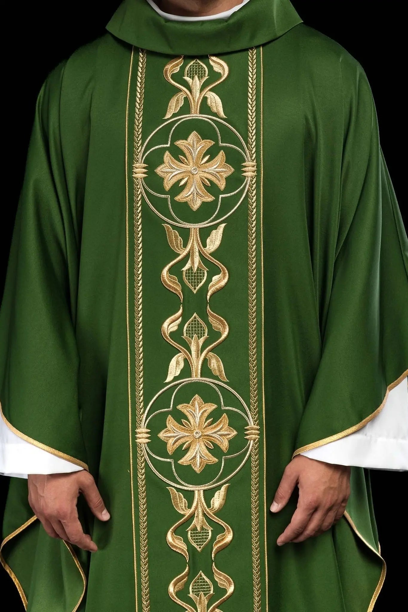 Chasuble brodée verte avec bande décorative