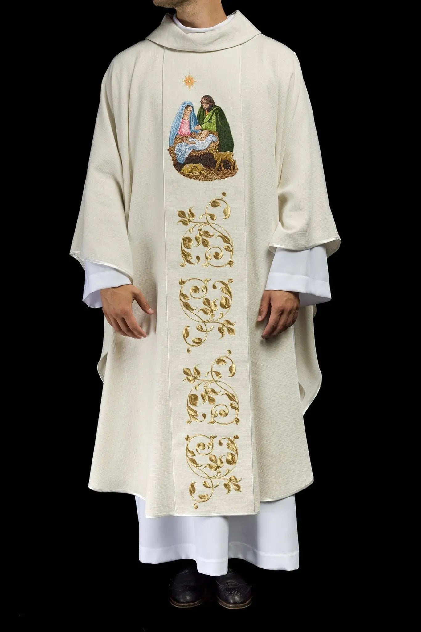 Chasuble embroidered with the image of the Holy Family natural weave fabric