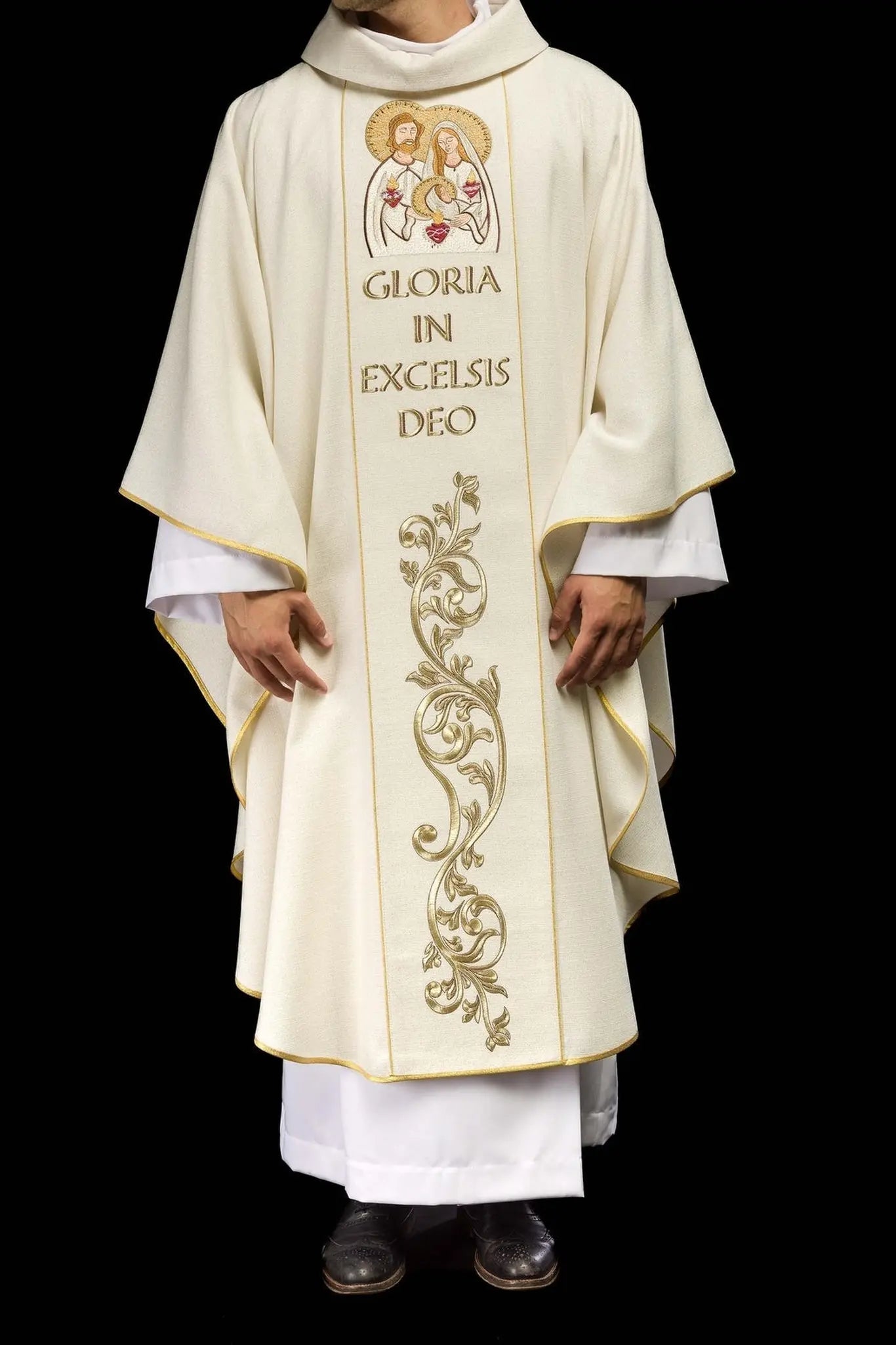 Embroidered chasuble for Christmas with the image of the Holy Family