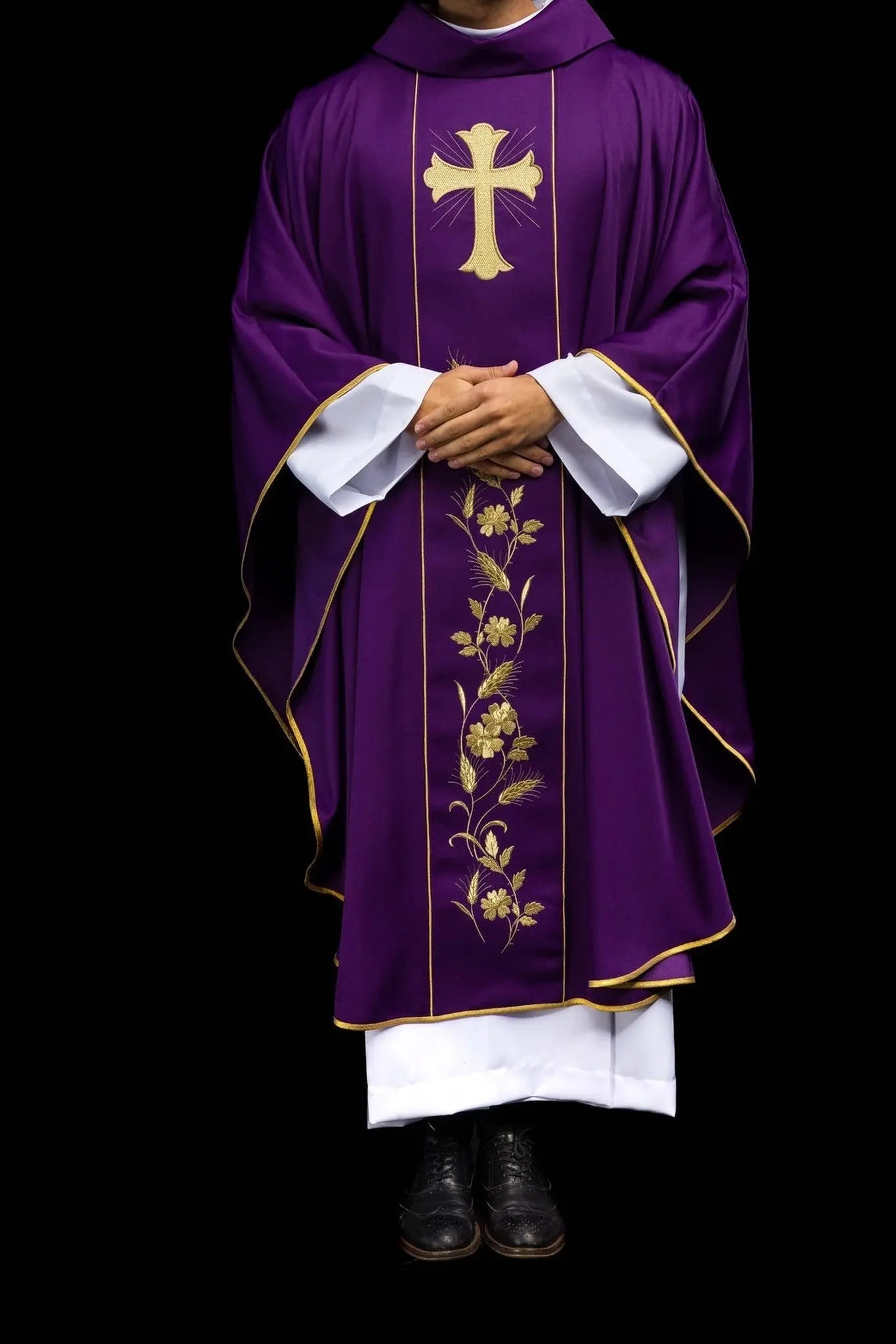 Chasuble Croix et oreilles en violet